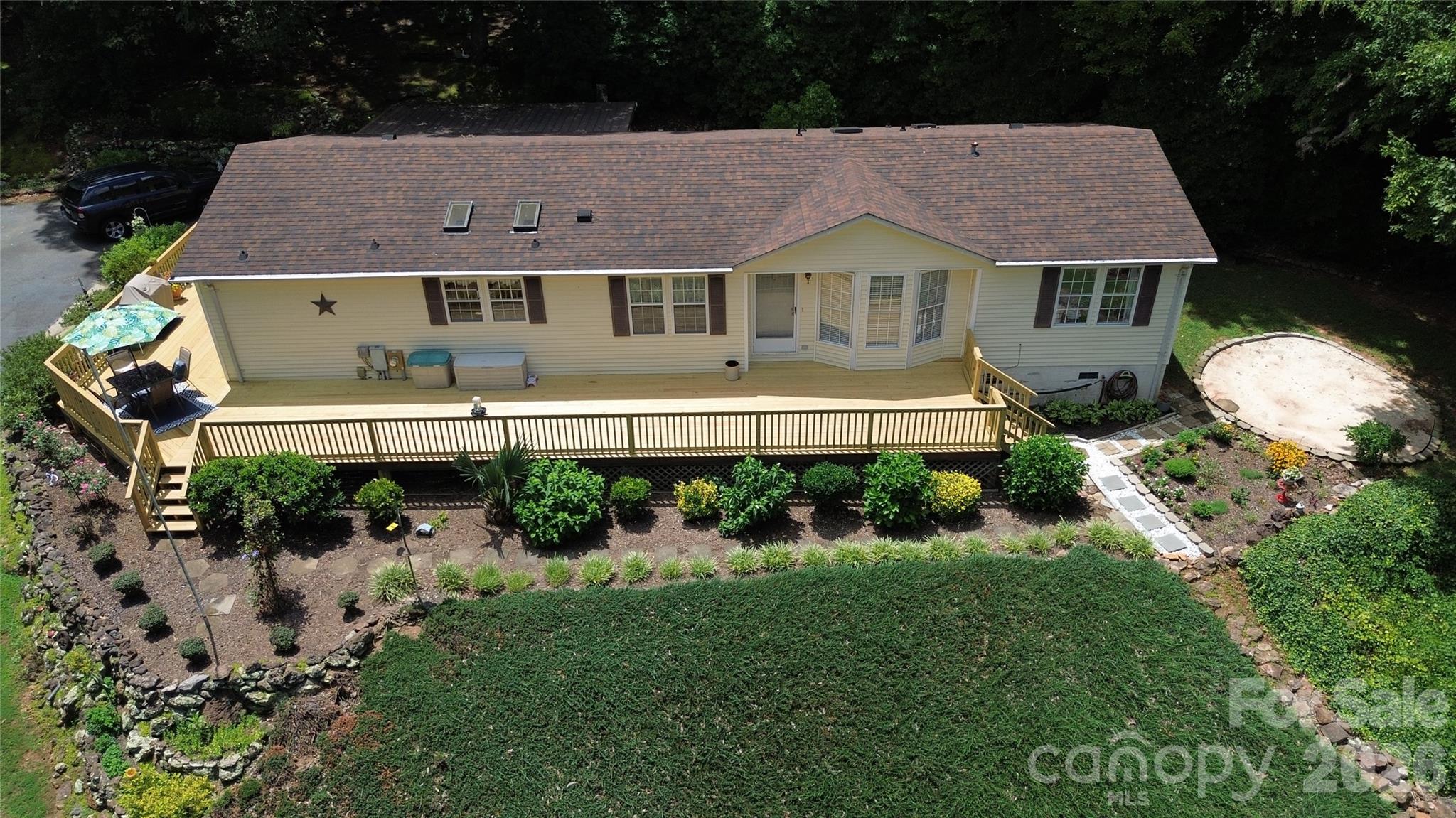 2172 Little Mountain Road Property Photo 2