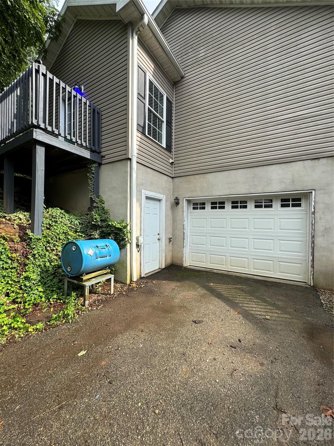 1886 Old Linville Road Property Photo 5