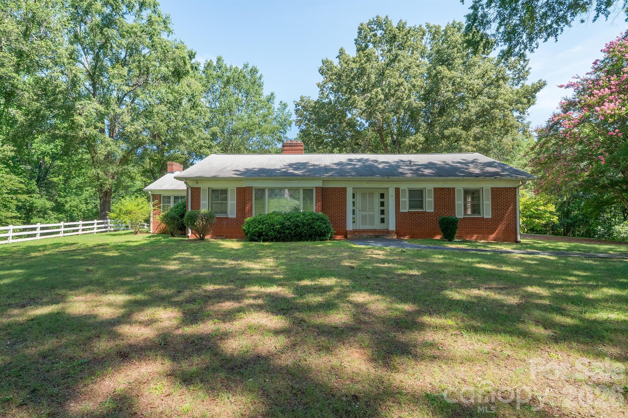 17 E Murray Street Property Photo 2