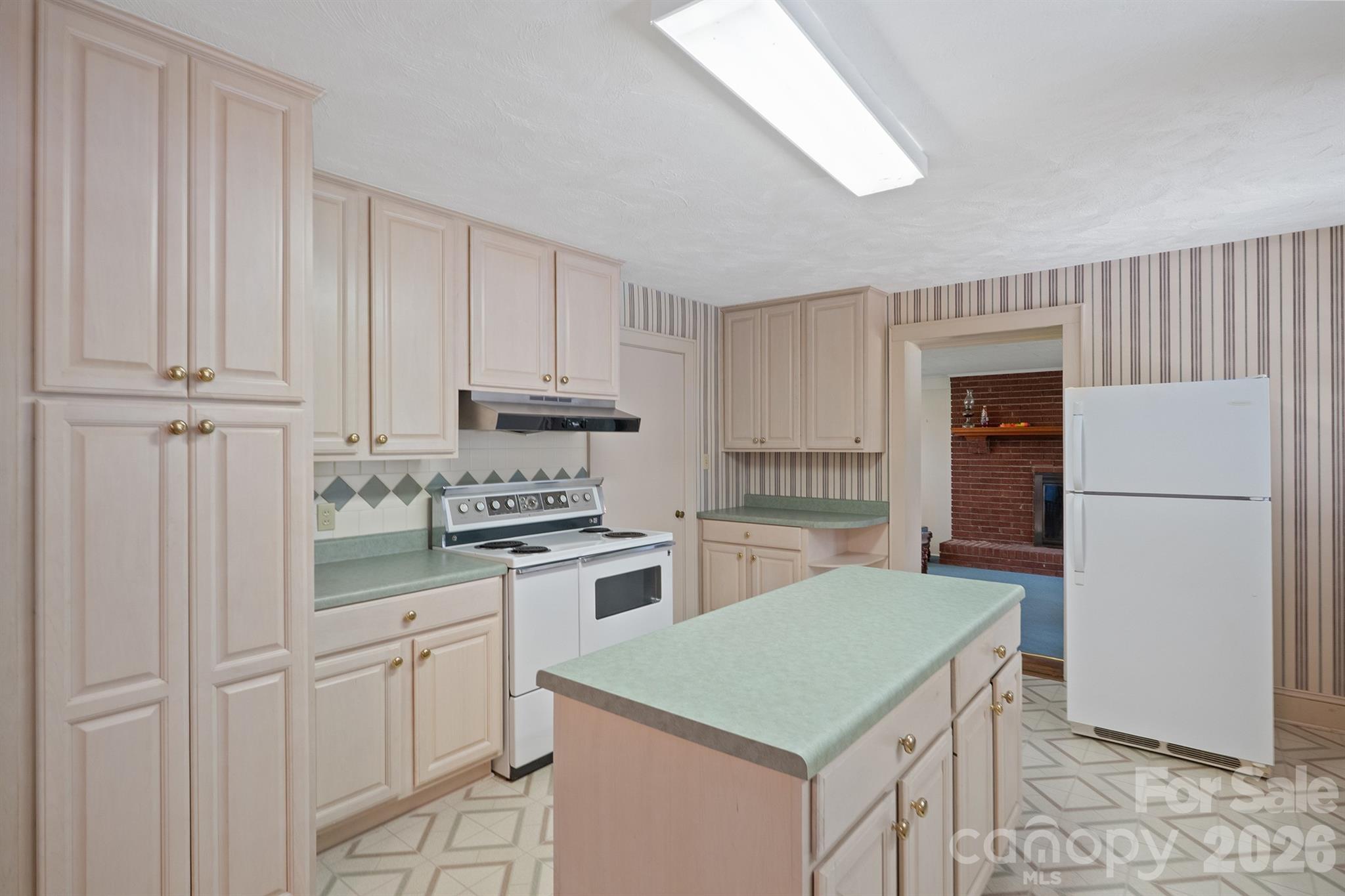 17 E Murray Street Property Photo 11