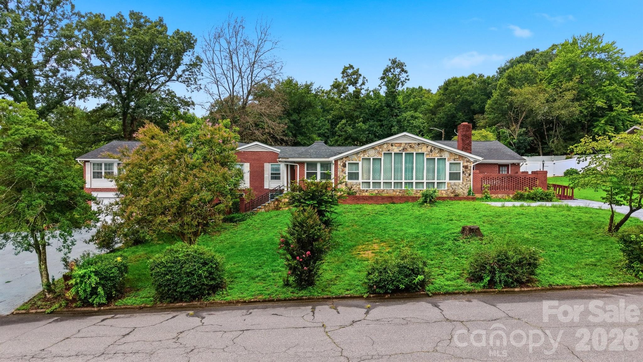 103 Castlegate Drive Property Photo 1