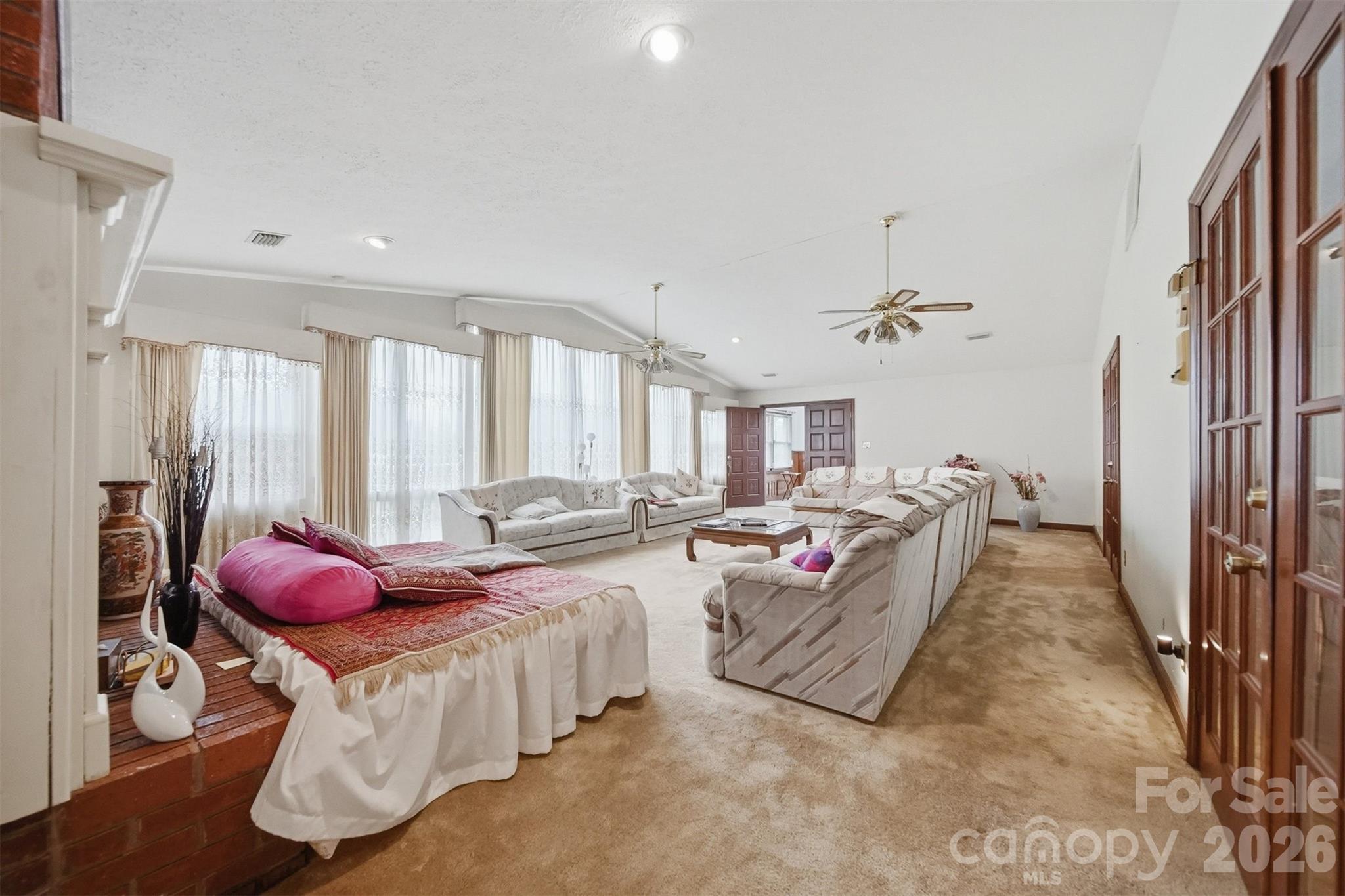 103 Castlegate Drive Property Photo 10