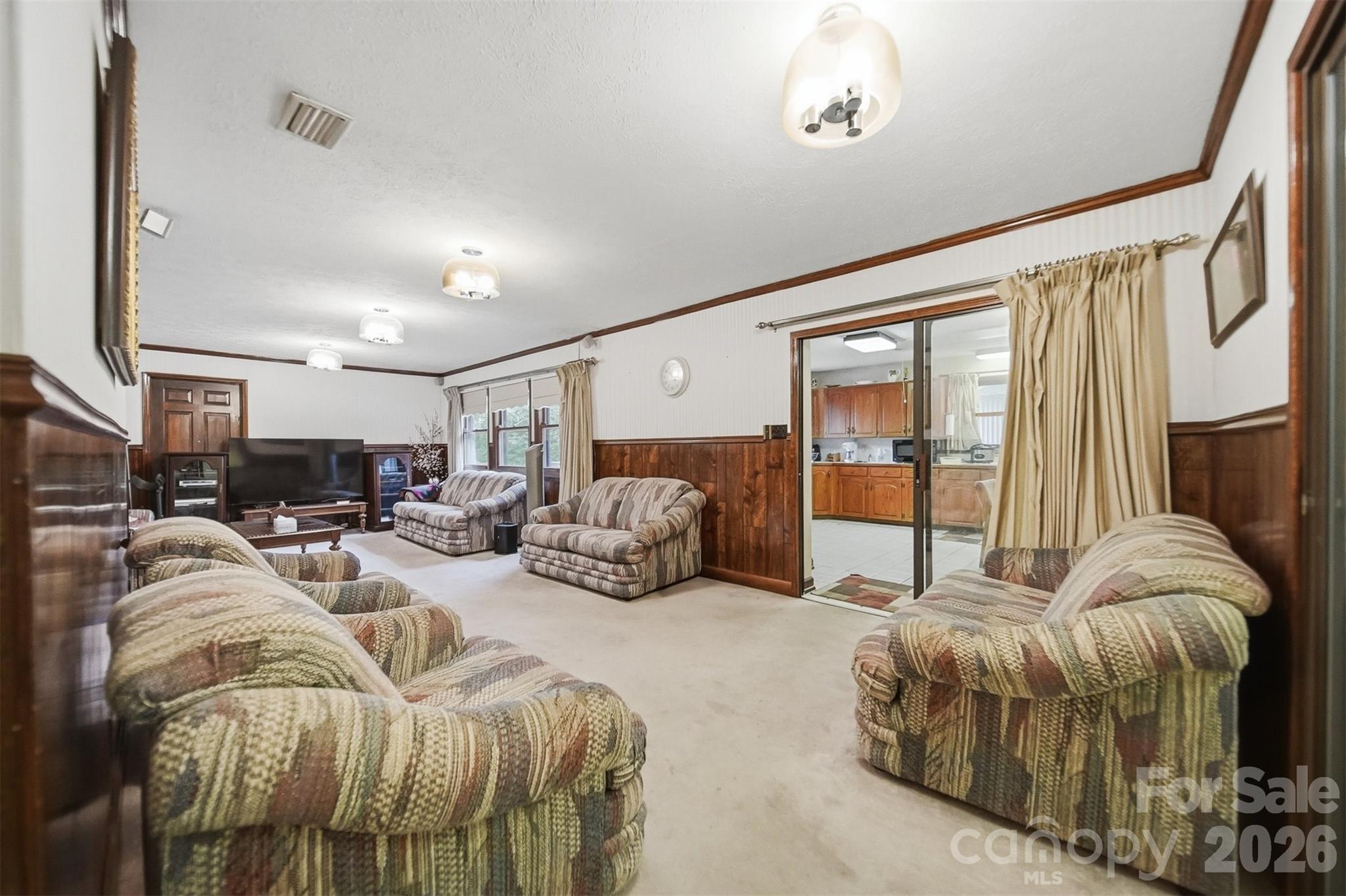 103 Castlegate Drive Property Photo 11