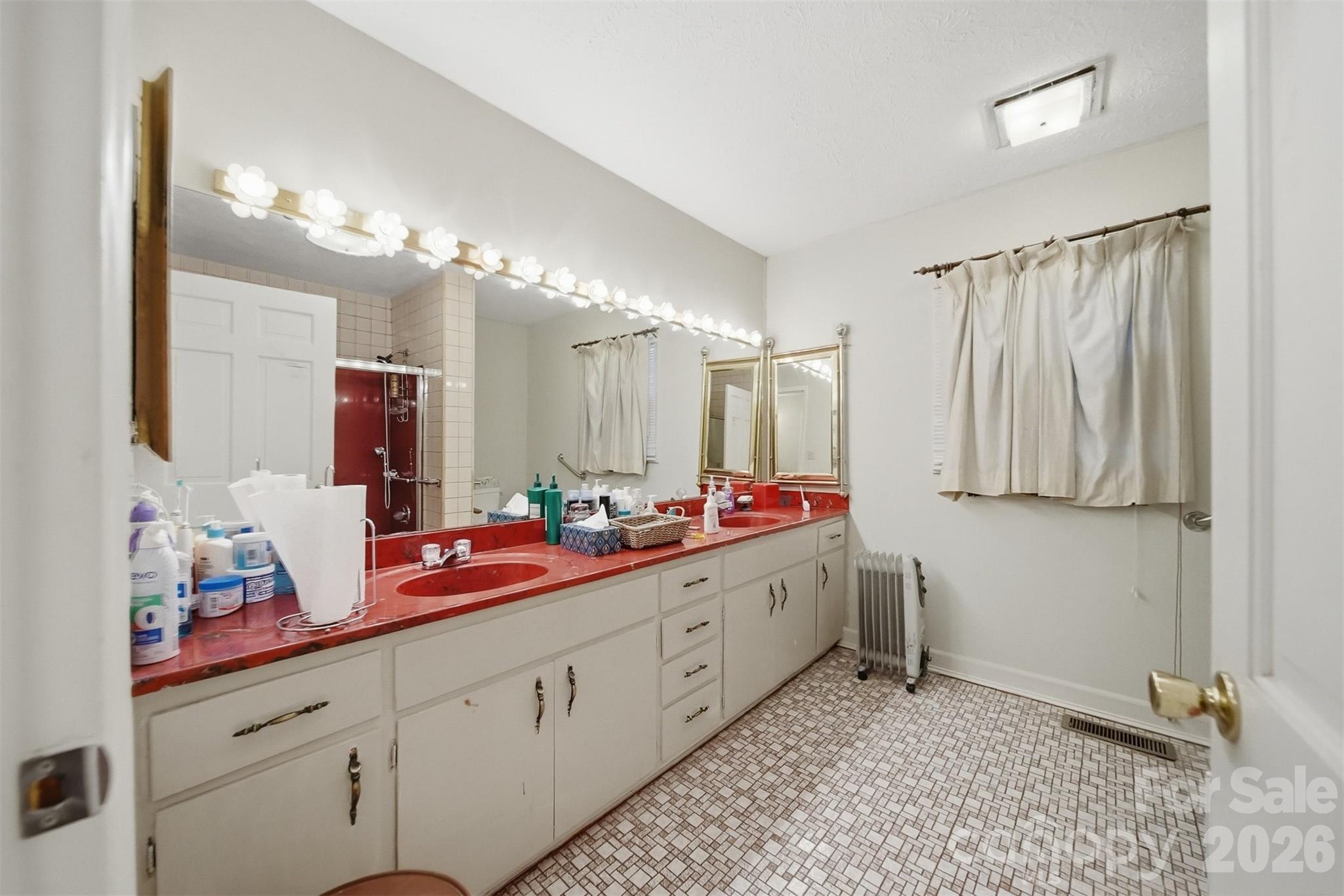 103 Castlegate Drive Property Photo 13