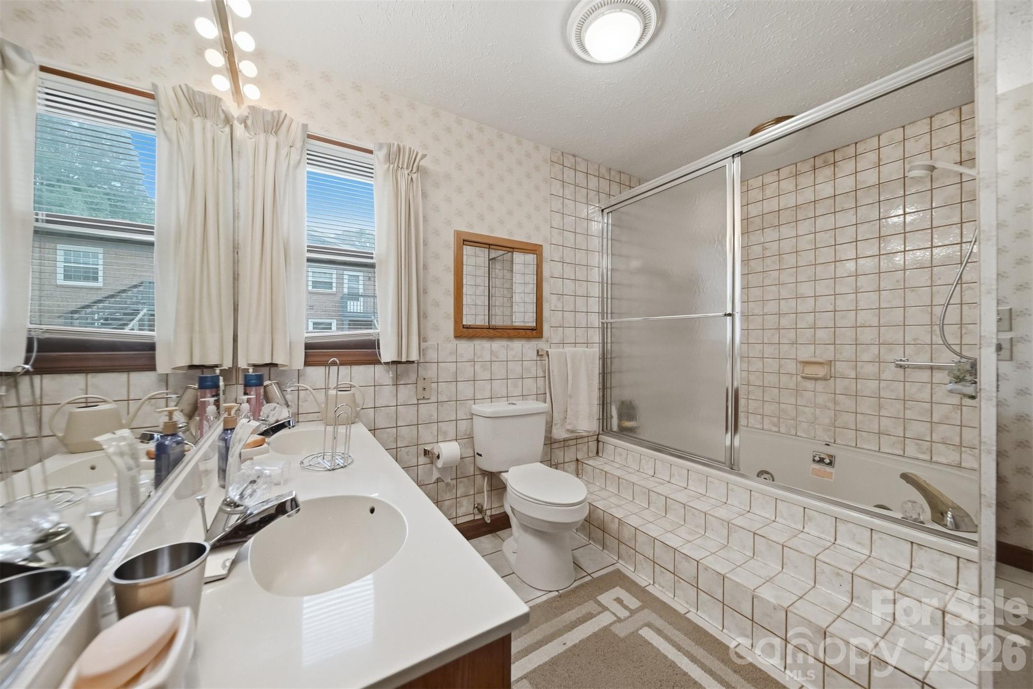 103 Castlegate Drive Property Photo 18