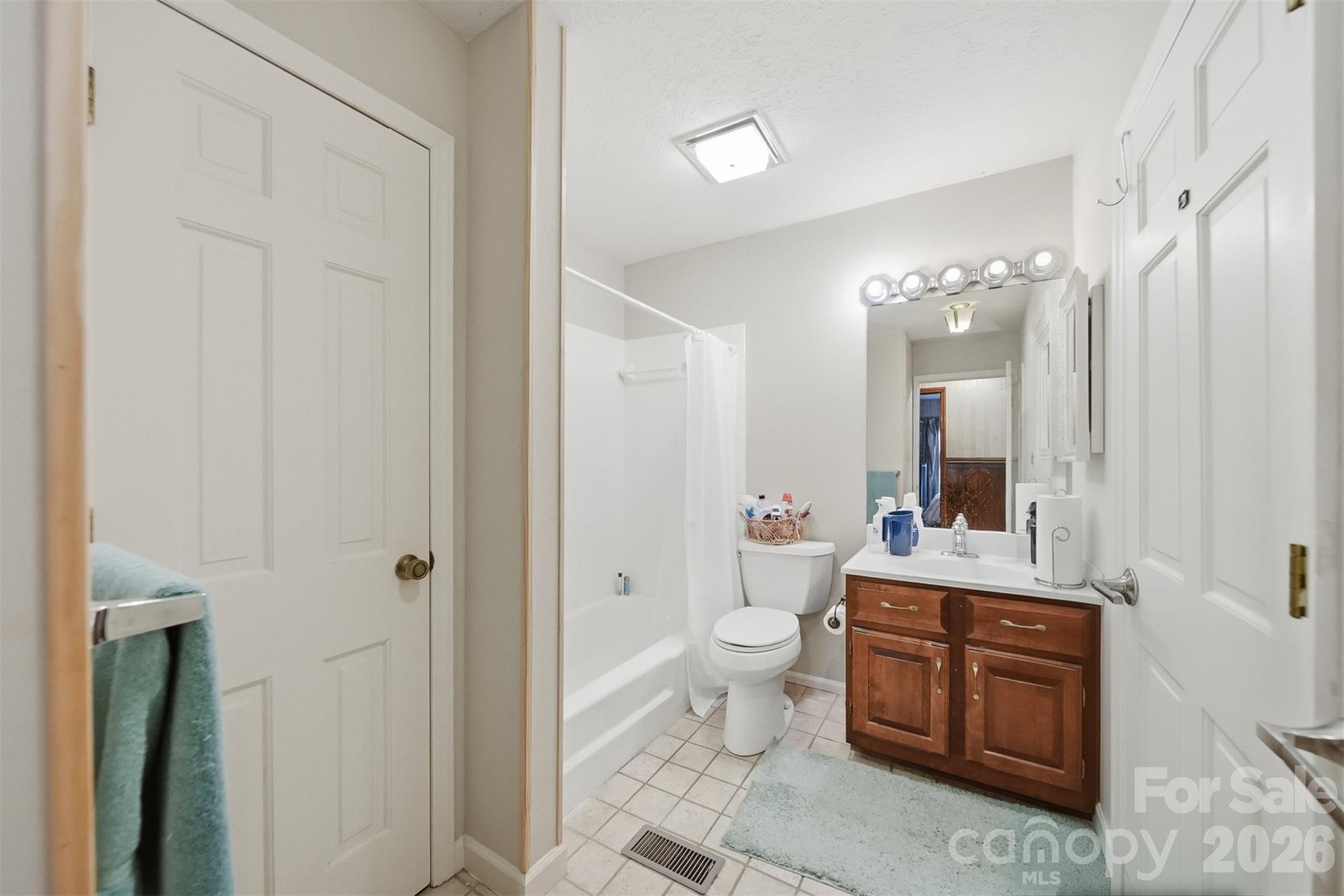 103 Castlegate Drive Property Photo 21