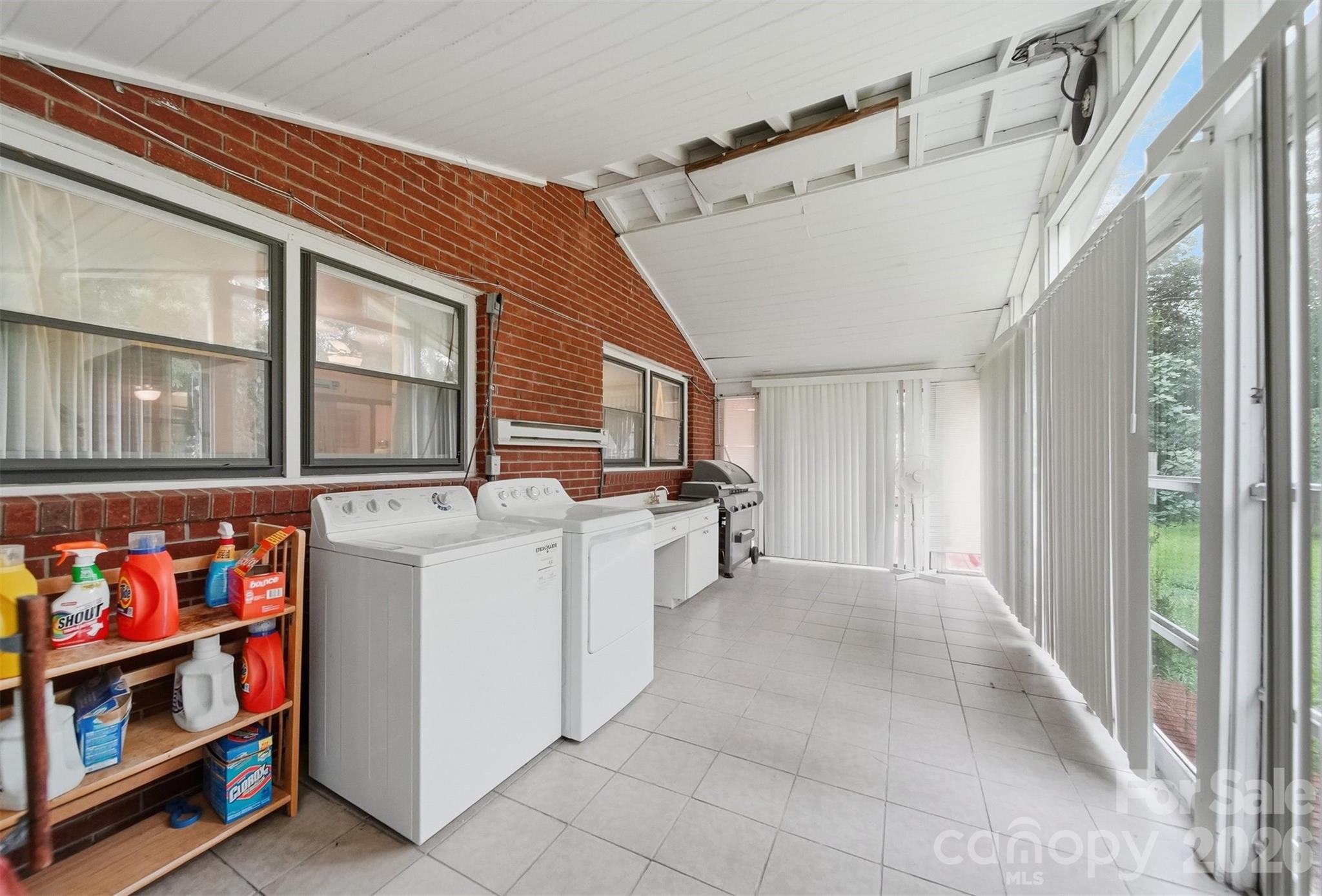 103 Castlegate Drive Property Photo 25