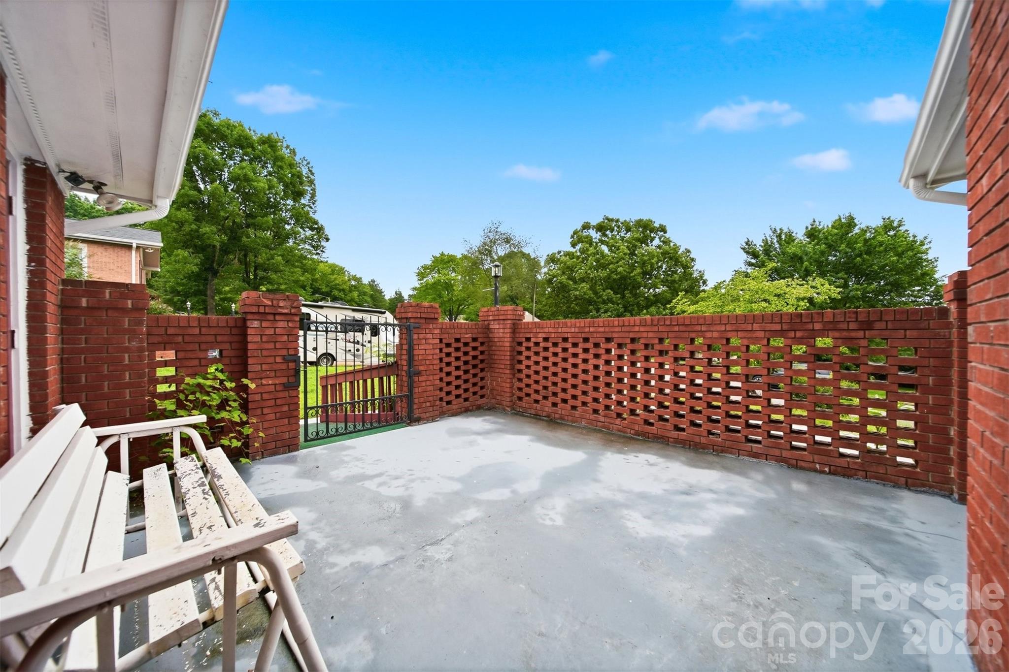 103 Castlegate Drive Property Photo 26