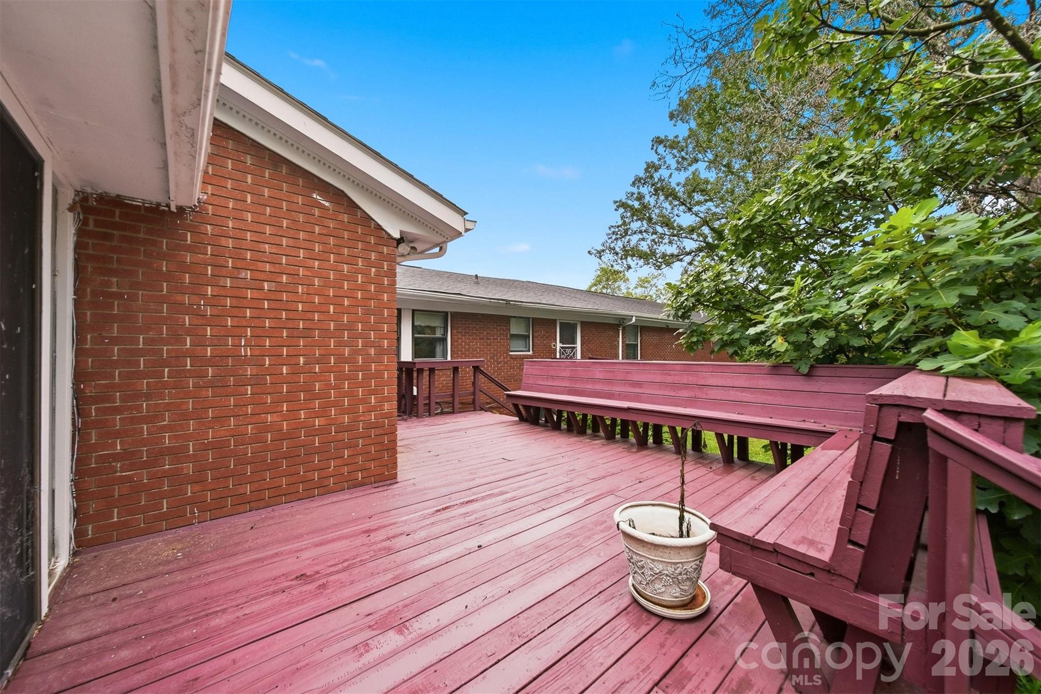 103 Castlegate Drive Property Photo 27