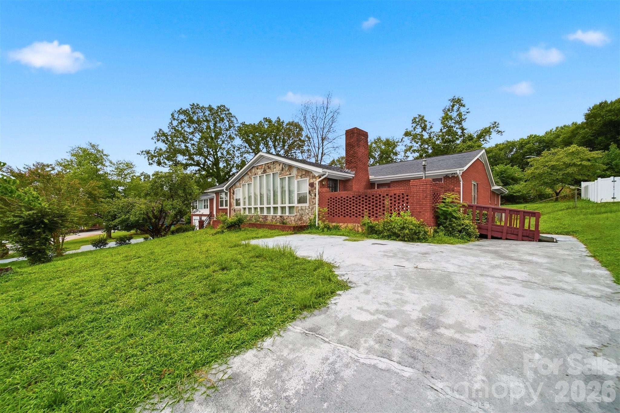 103 Castlegate Drive Property Photo 29