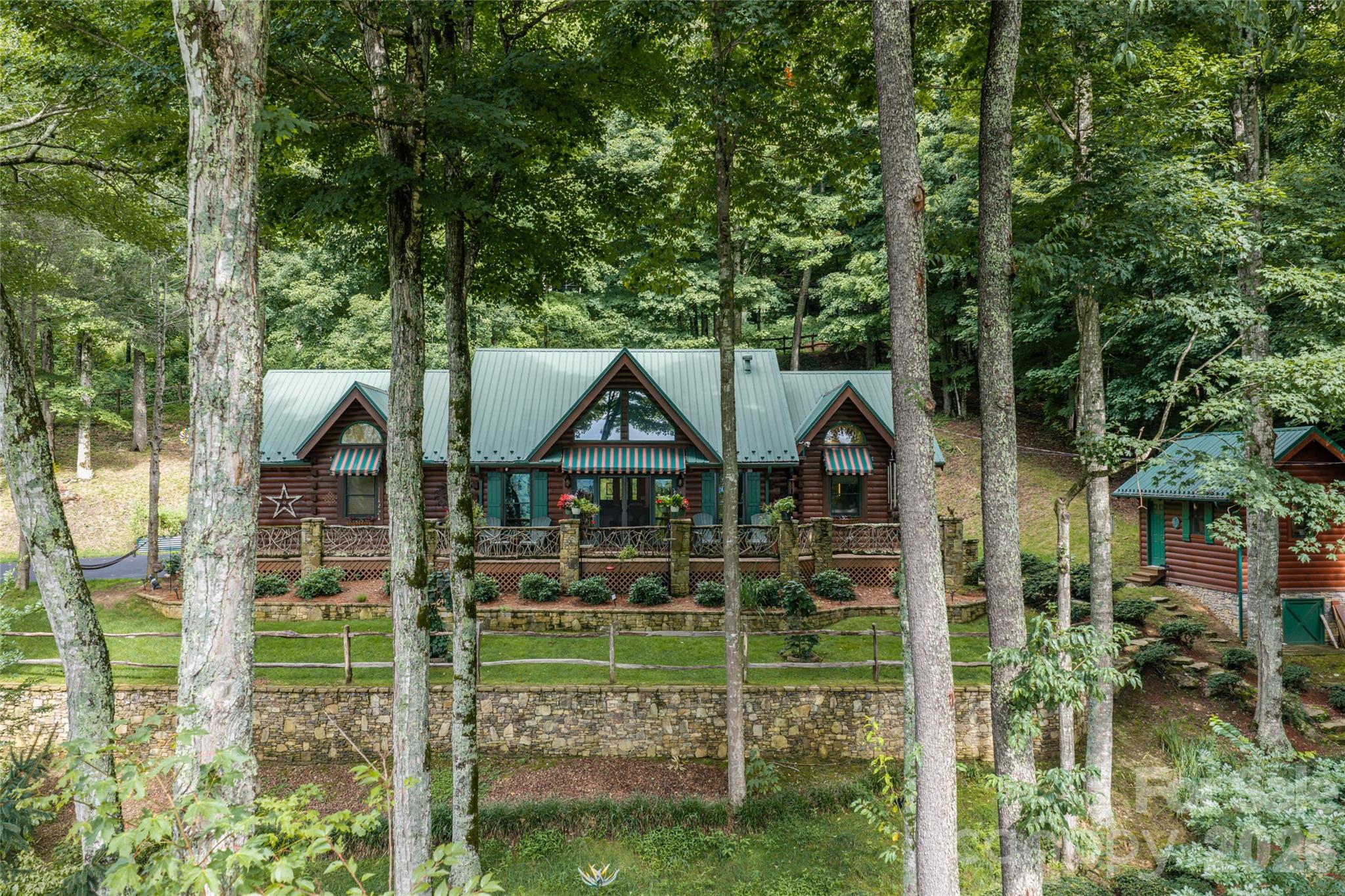 580 Flying Hawk Trail Property Photo 2