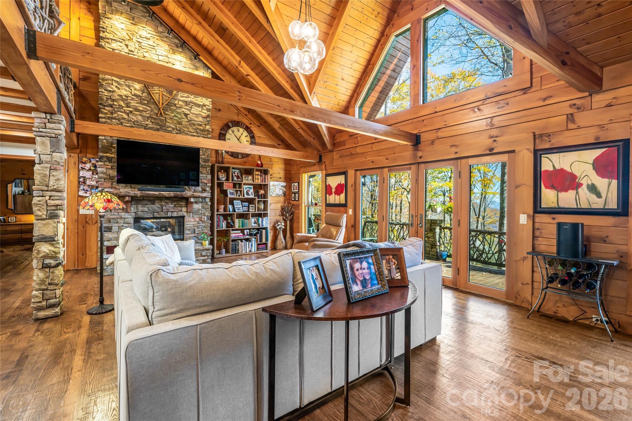 580 Flying Hawk Trail Property Photo 4