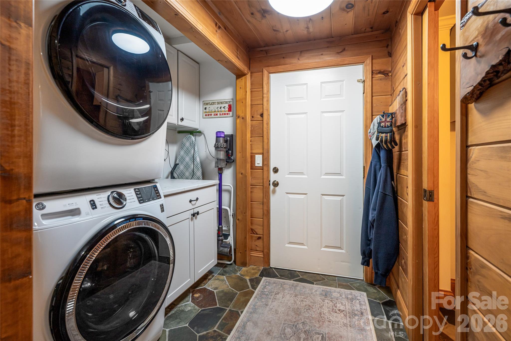 580 Flying Hawk Trail Property Photo 29