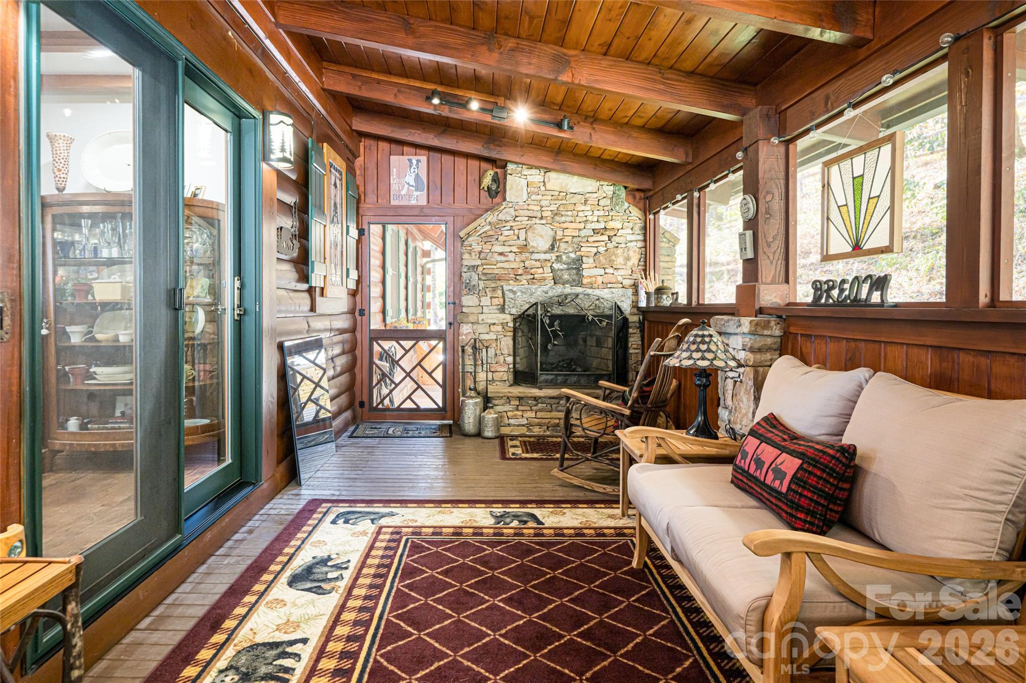 580 Flying Hawk Trail Property Photo 32