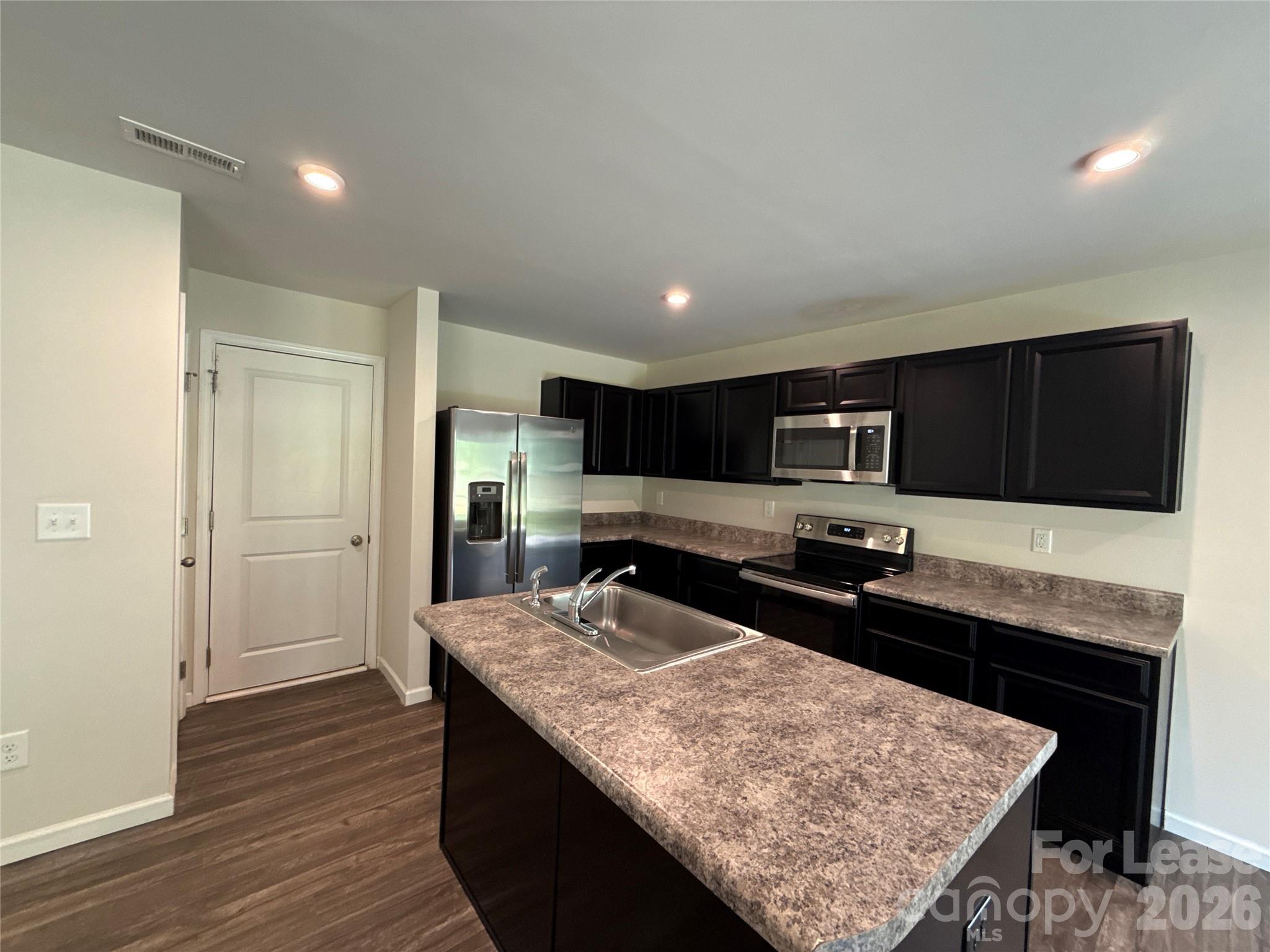 4208 Bowline Drive Property Photo 5