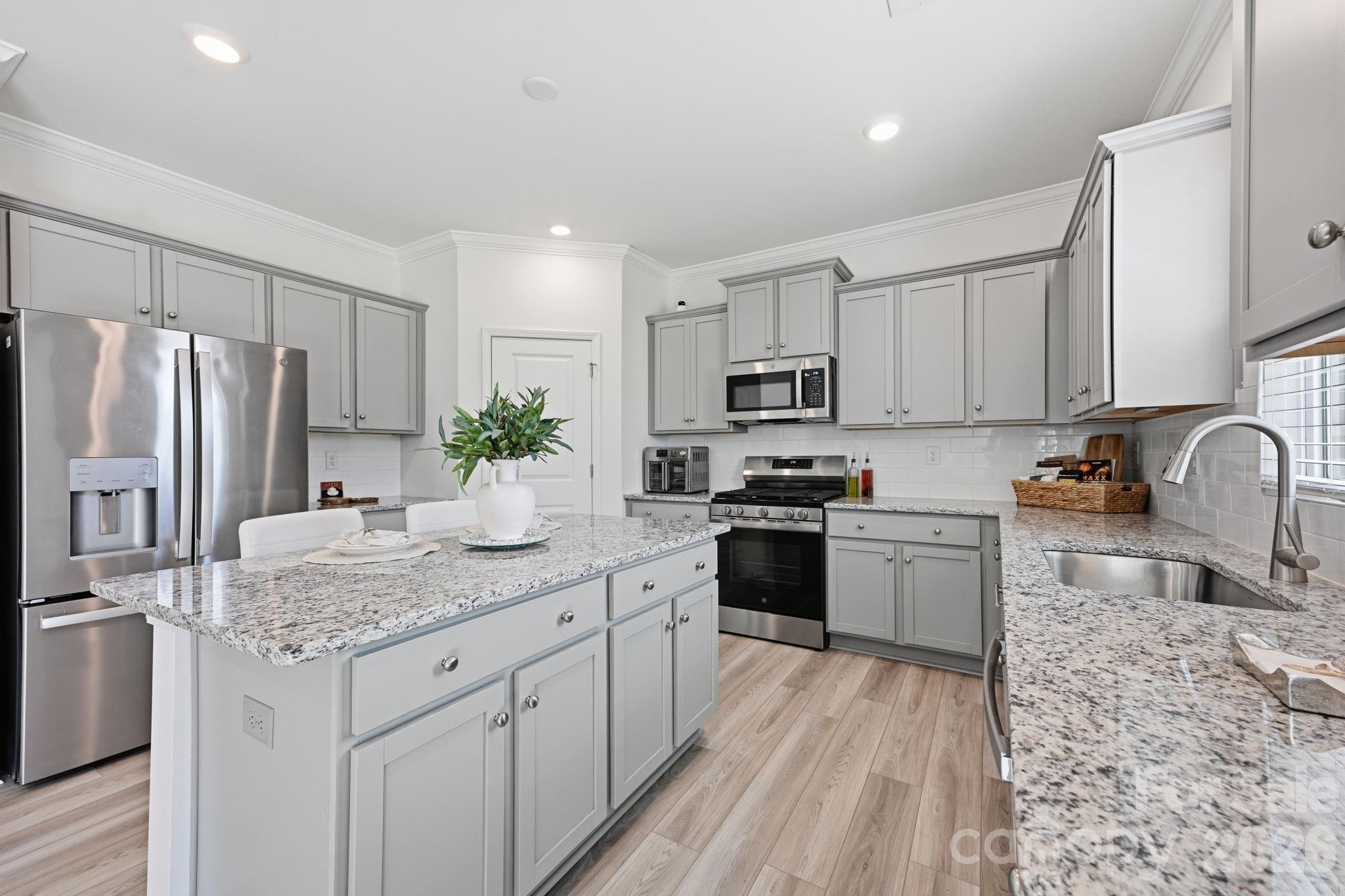 2062 Van Buren Road Property Photo 3