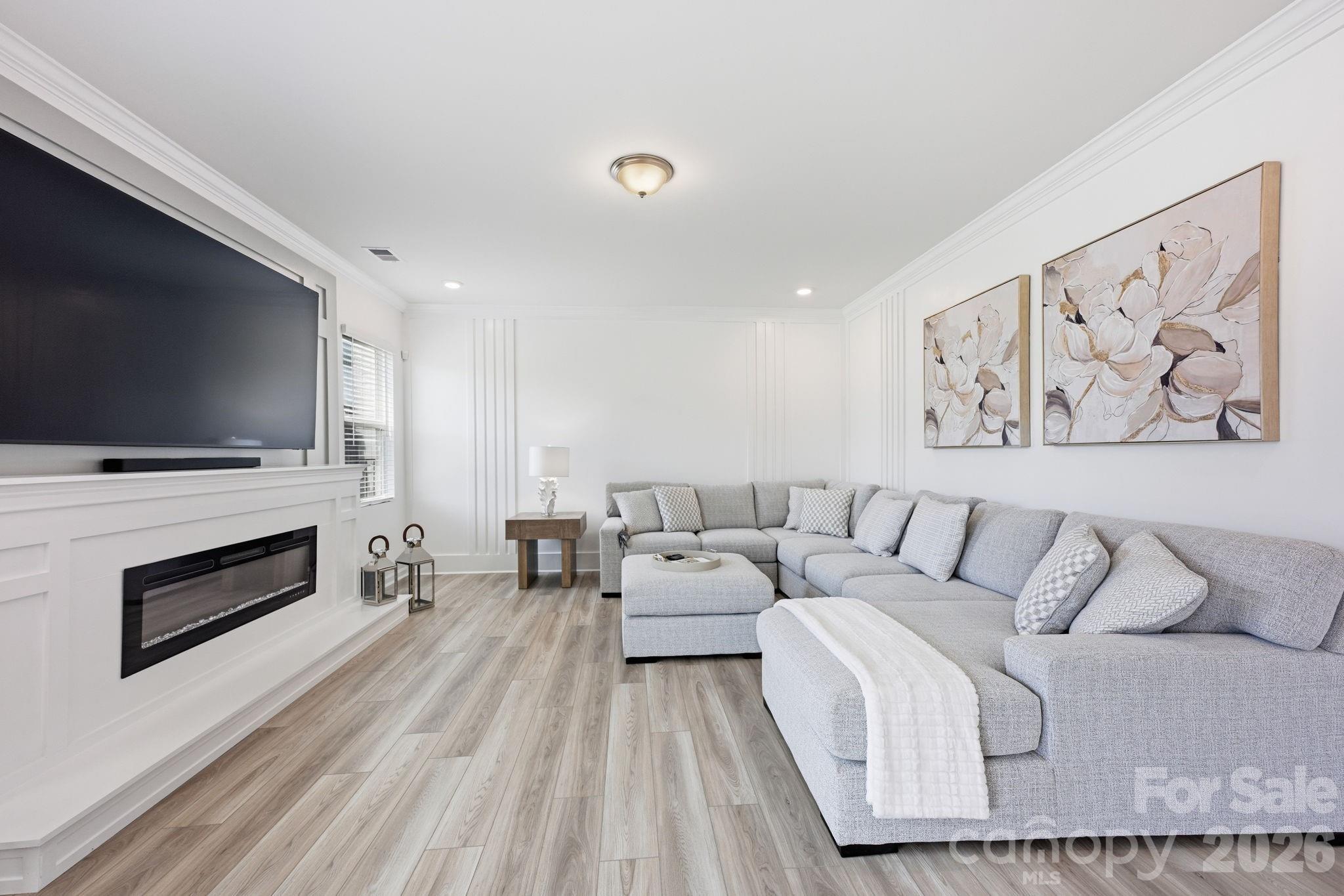 2062 Van Buren Road Property Photo 4