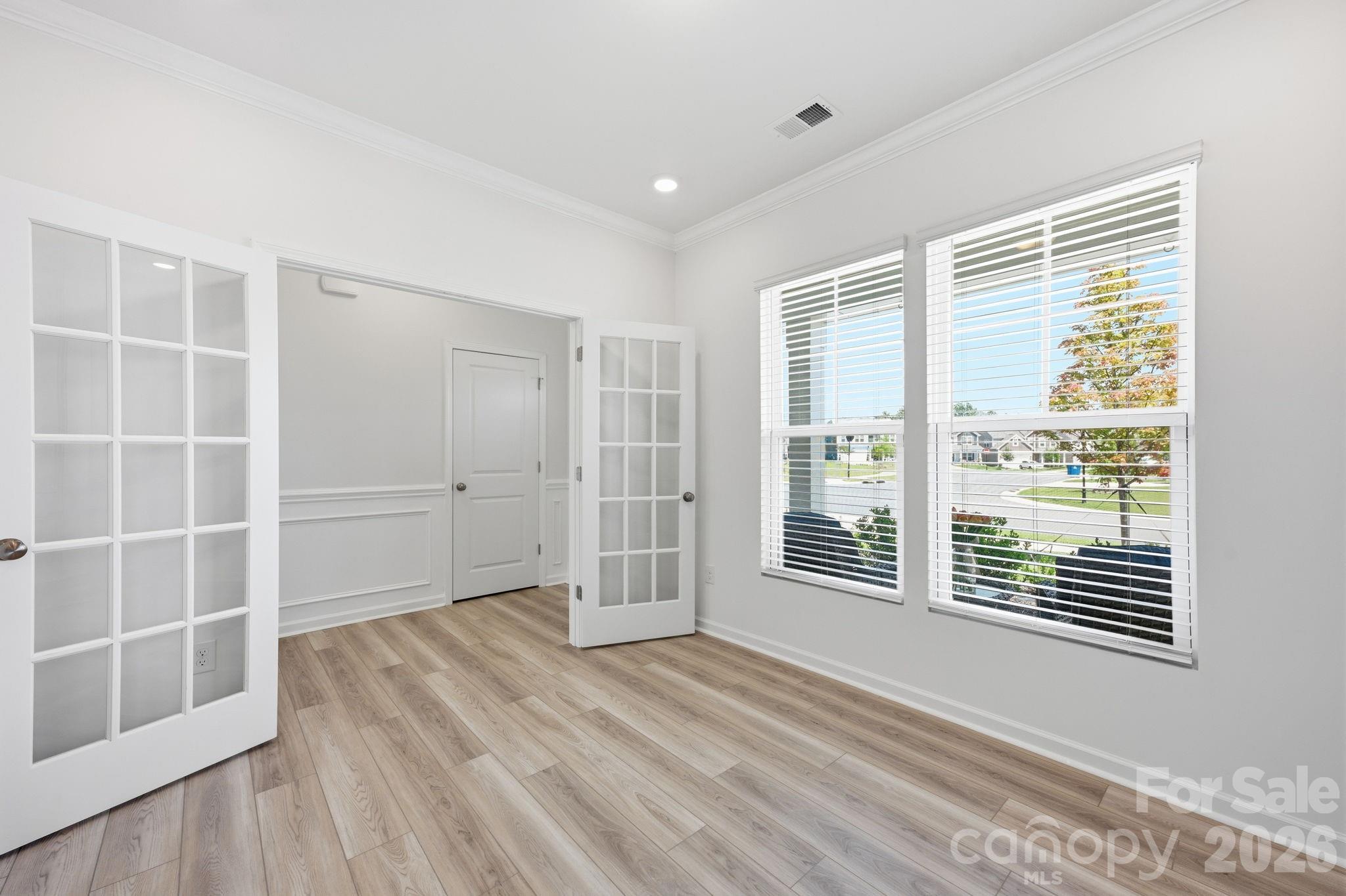 2062 Van Buren Road Property Photo 7