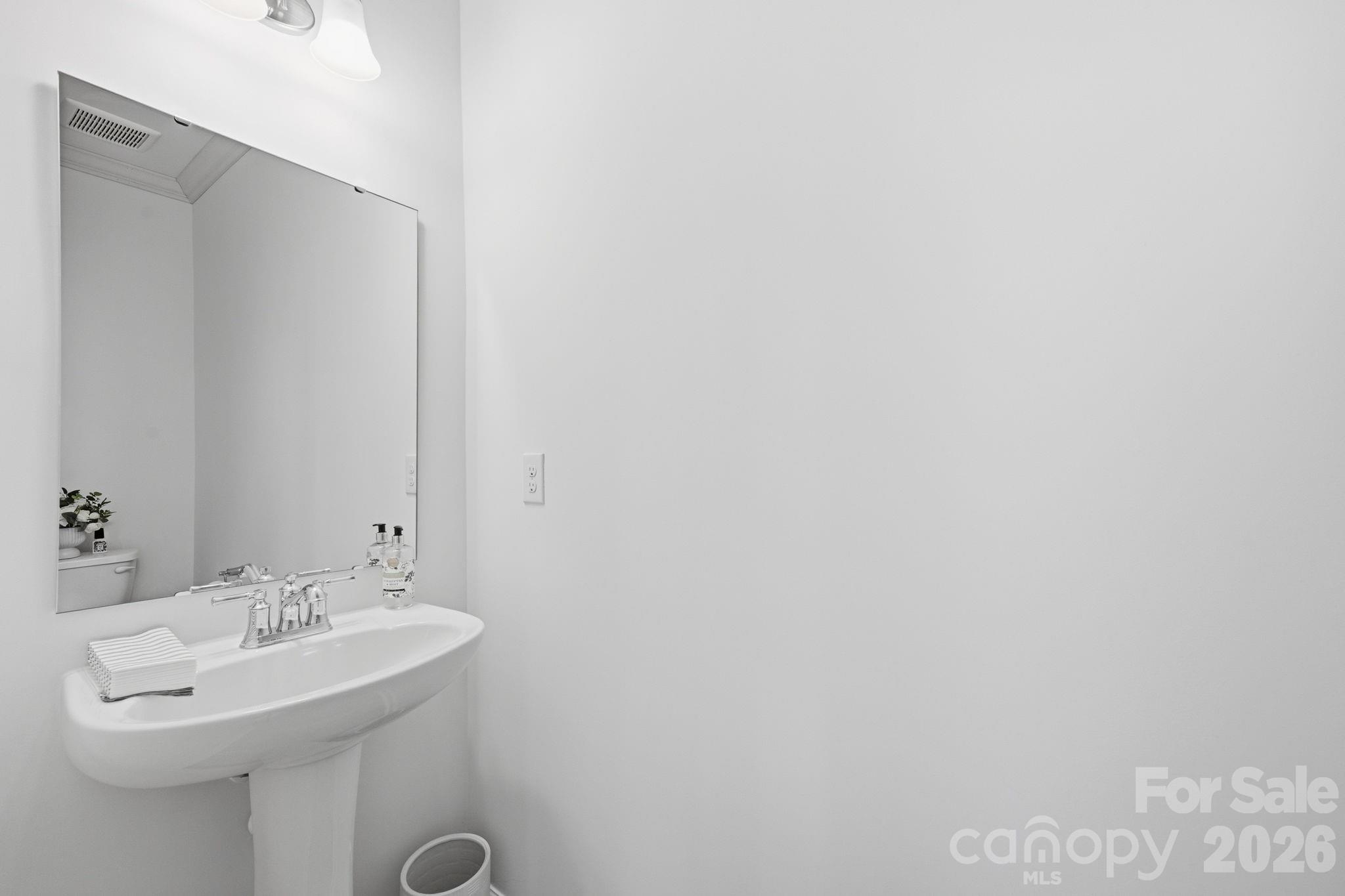 2062 Van Buren Road Property Photo 16