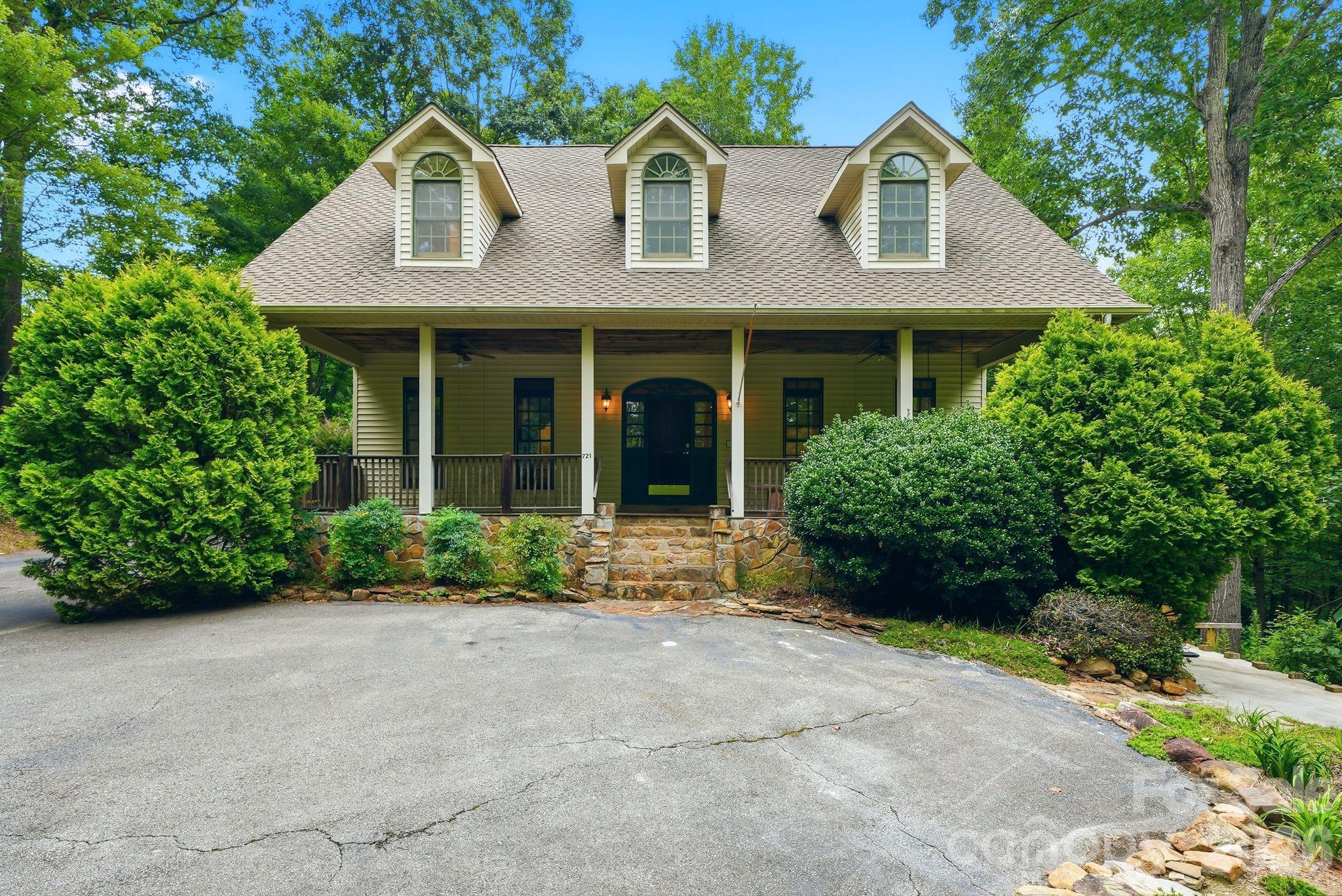 721 Canterbury Road Property Photo 1