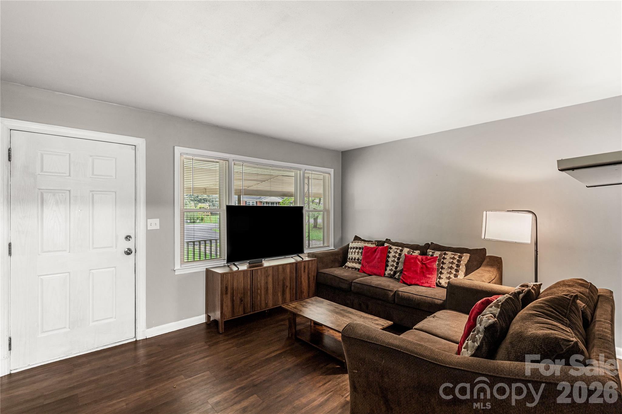 1747 Williams Circle Property Photo 3