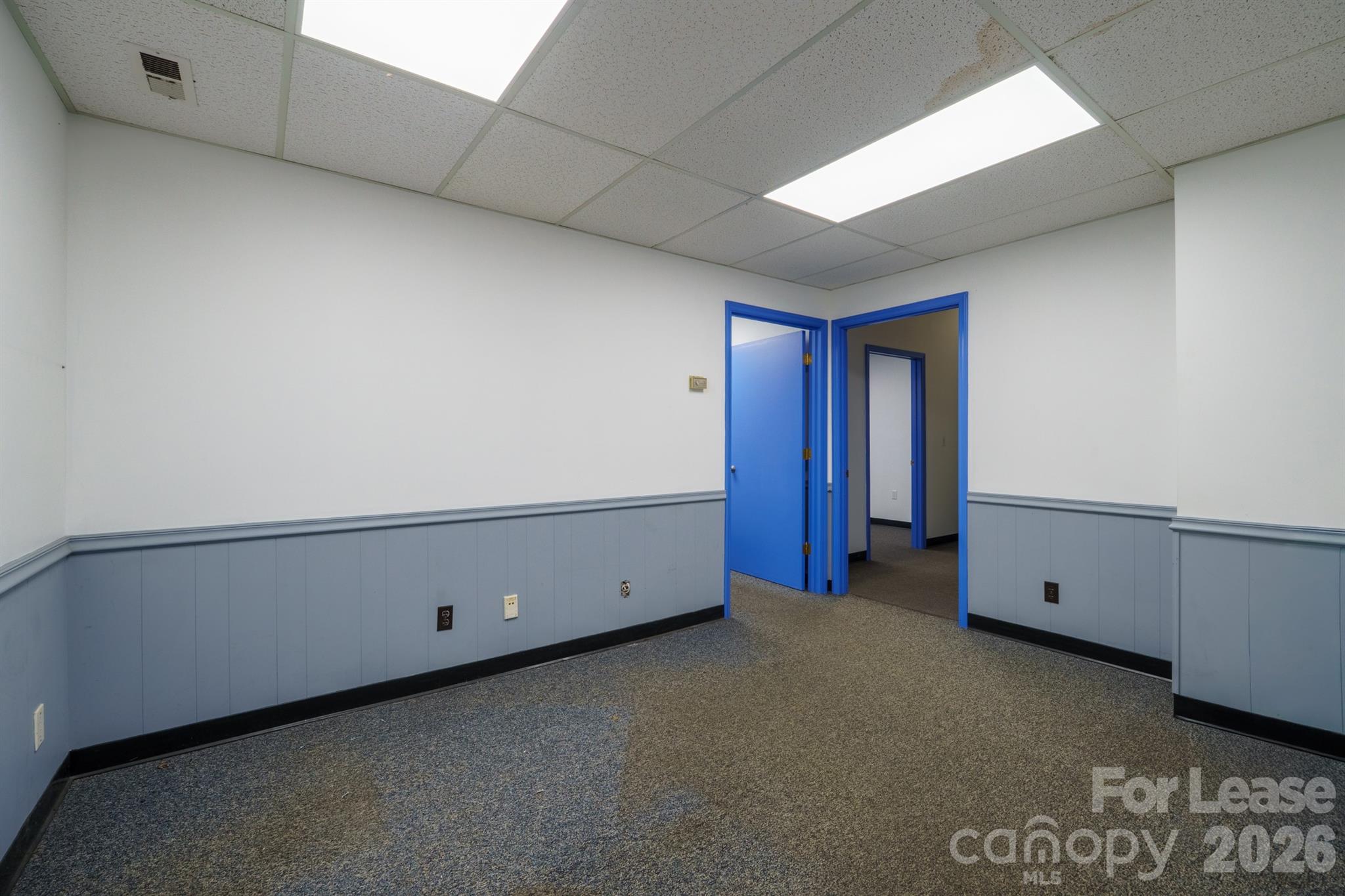 2454 Davie Avenue Property Photo 3