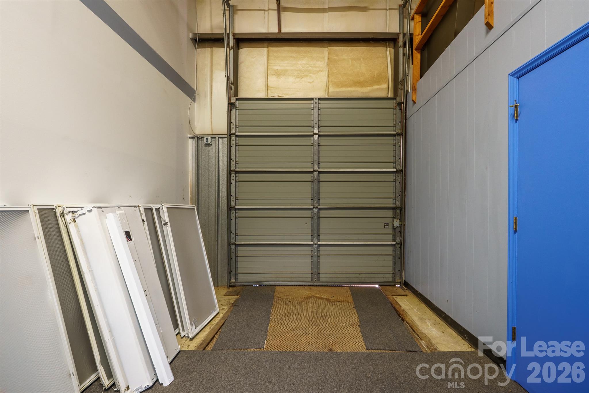 2454 Davie Avenue Property Photo 11