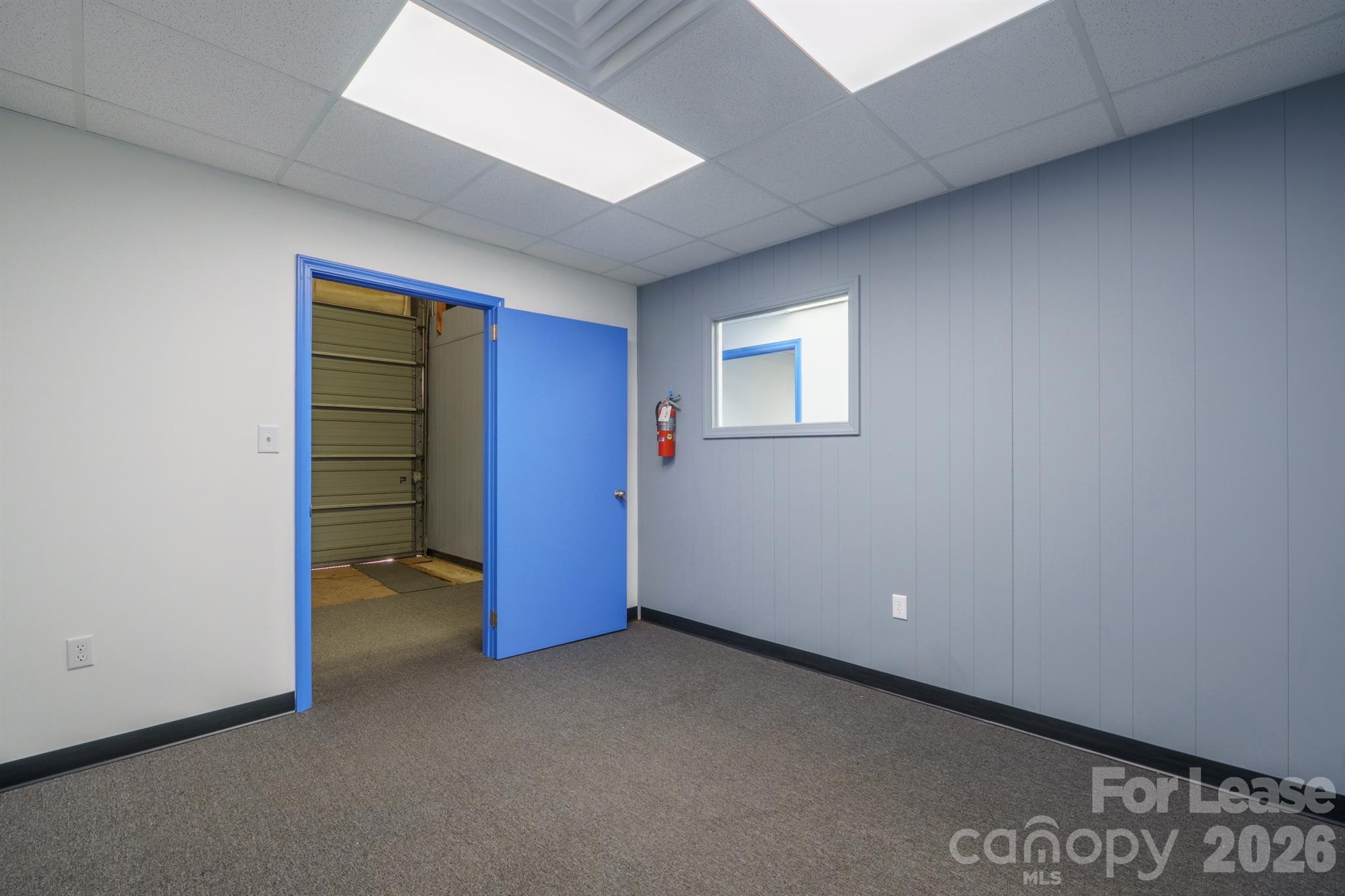 2454 Davie Avenue Property Photo 12
