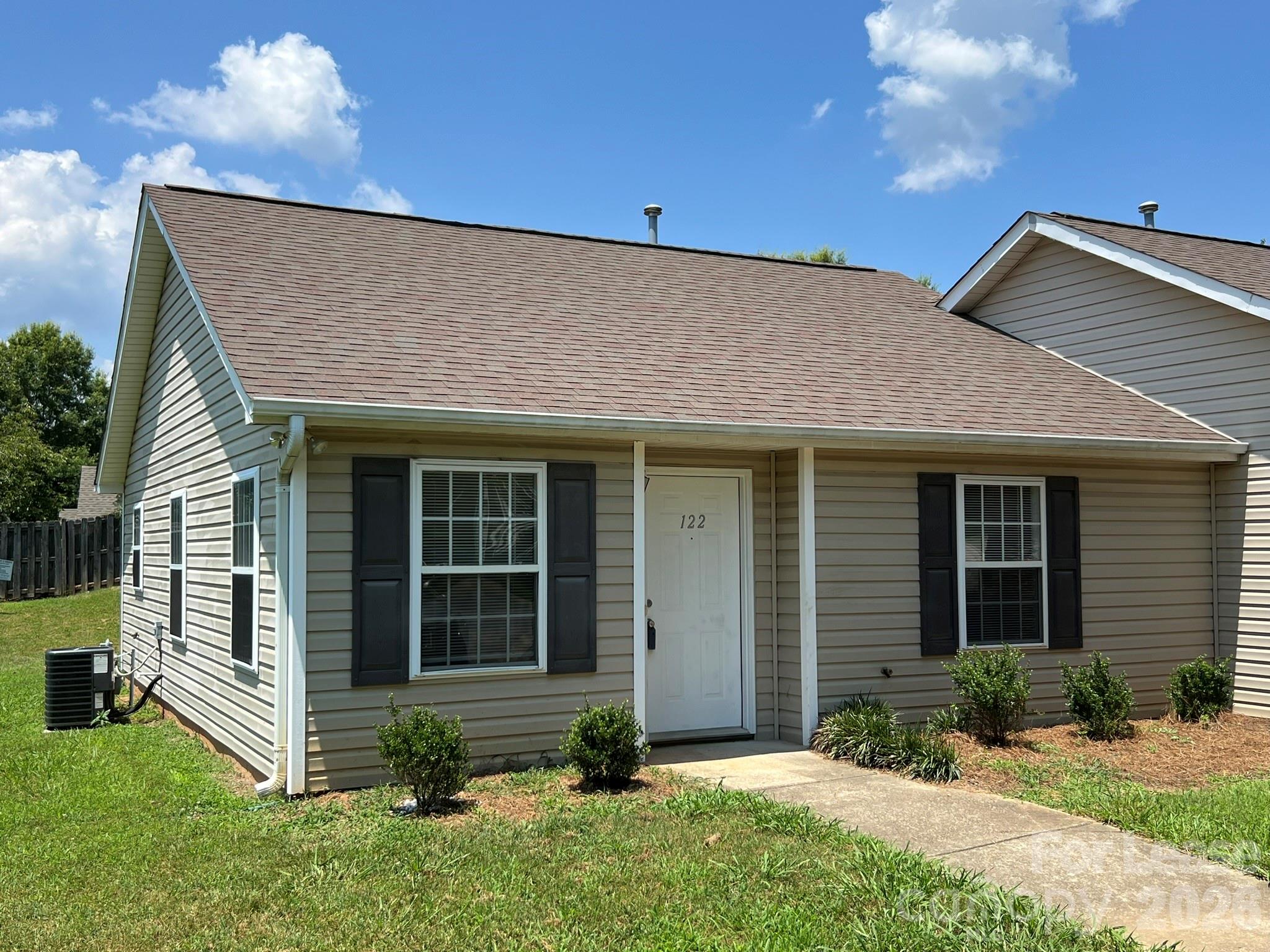 122 Springwood Lane Property Photo 2
