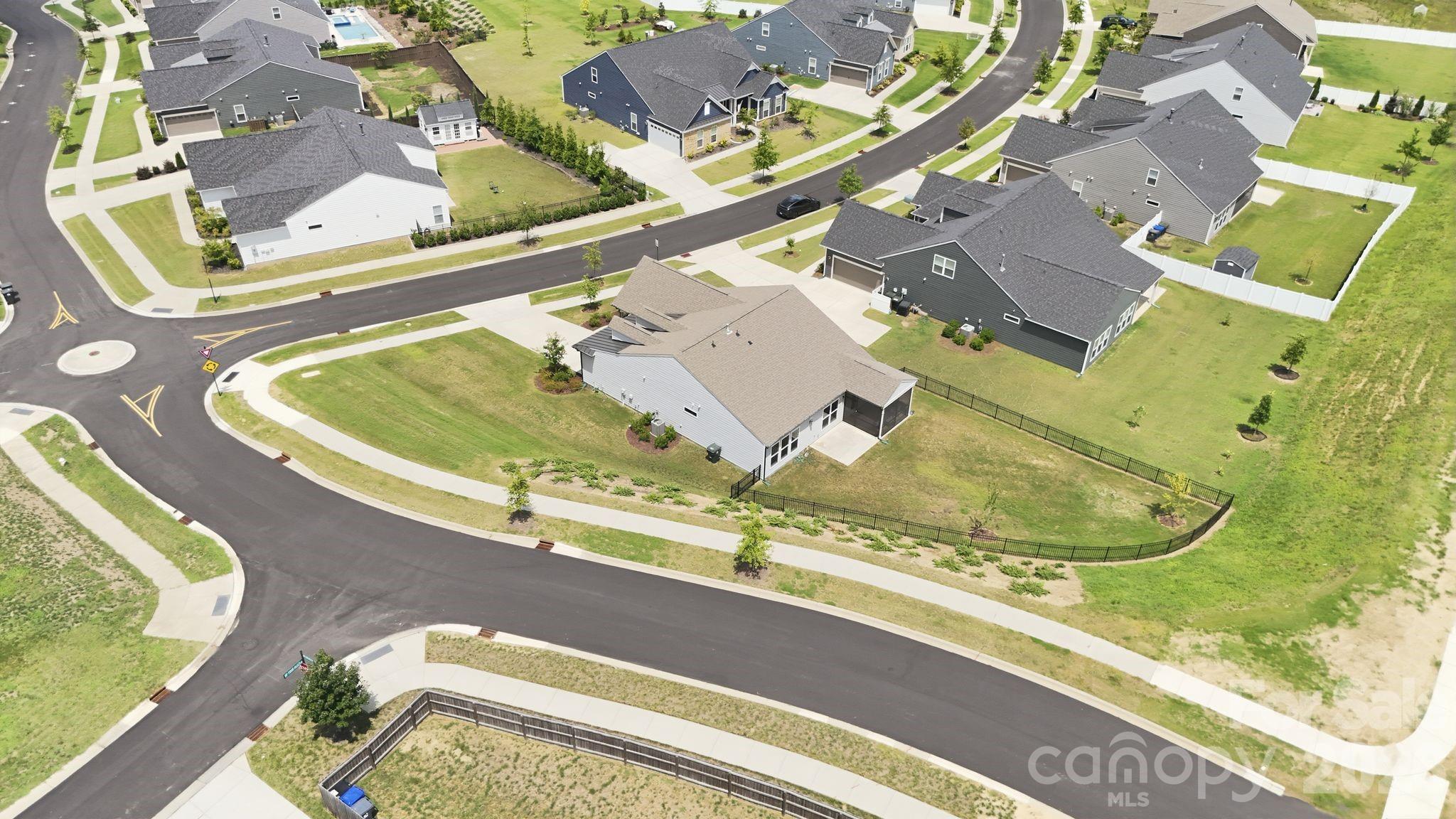 13704 Berkley Avenue Property Photo 3