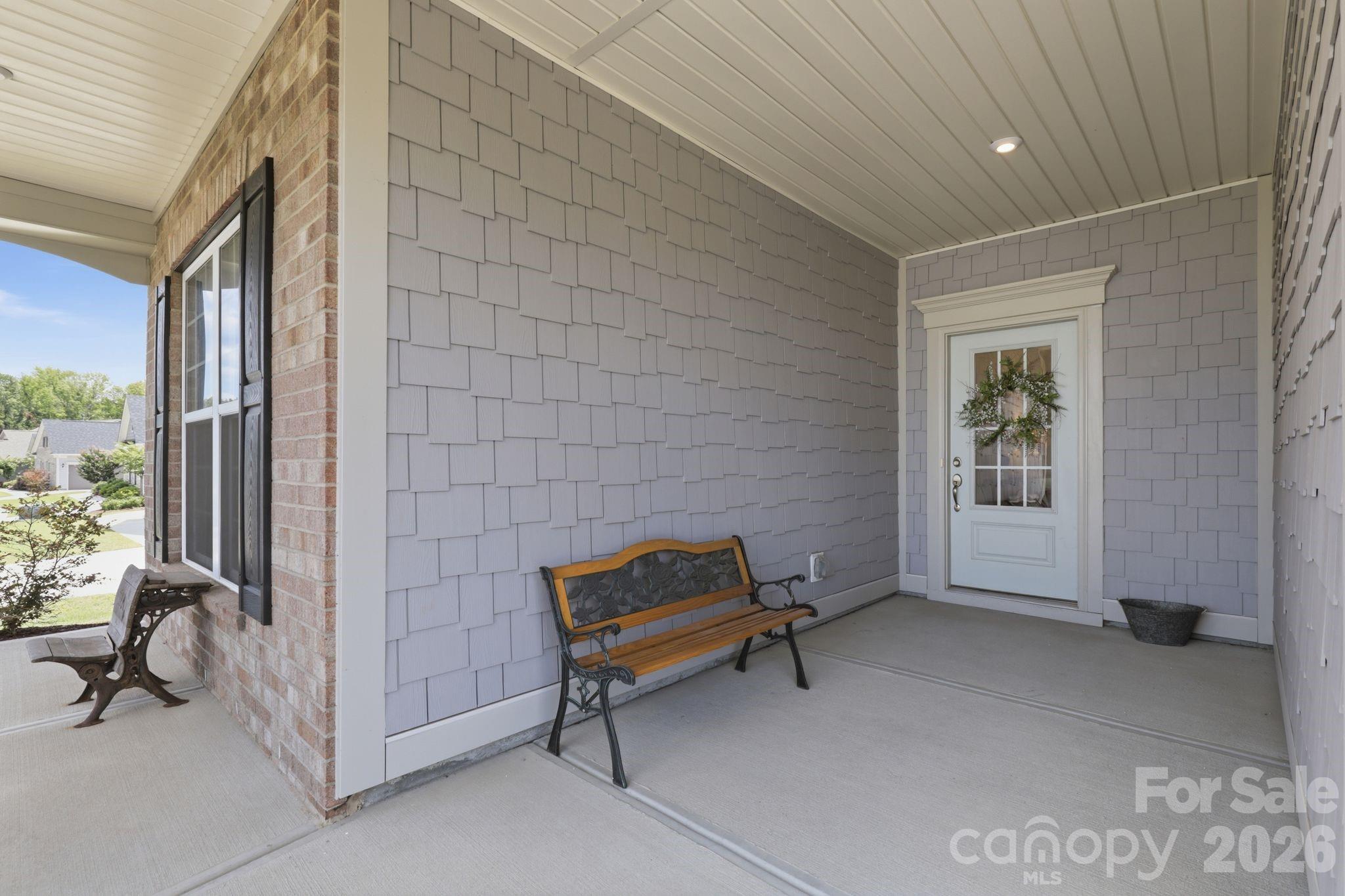13704 Berkley Avenue Property Photo 4