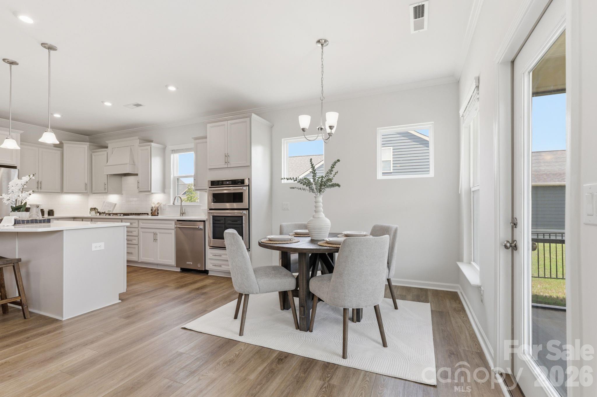 13704 Berkley Avenue Property Photo 9