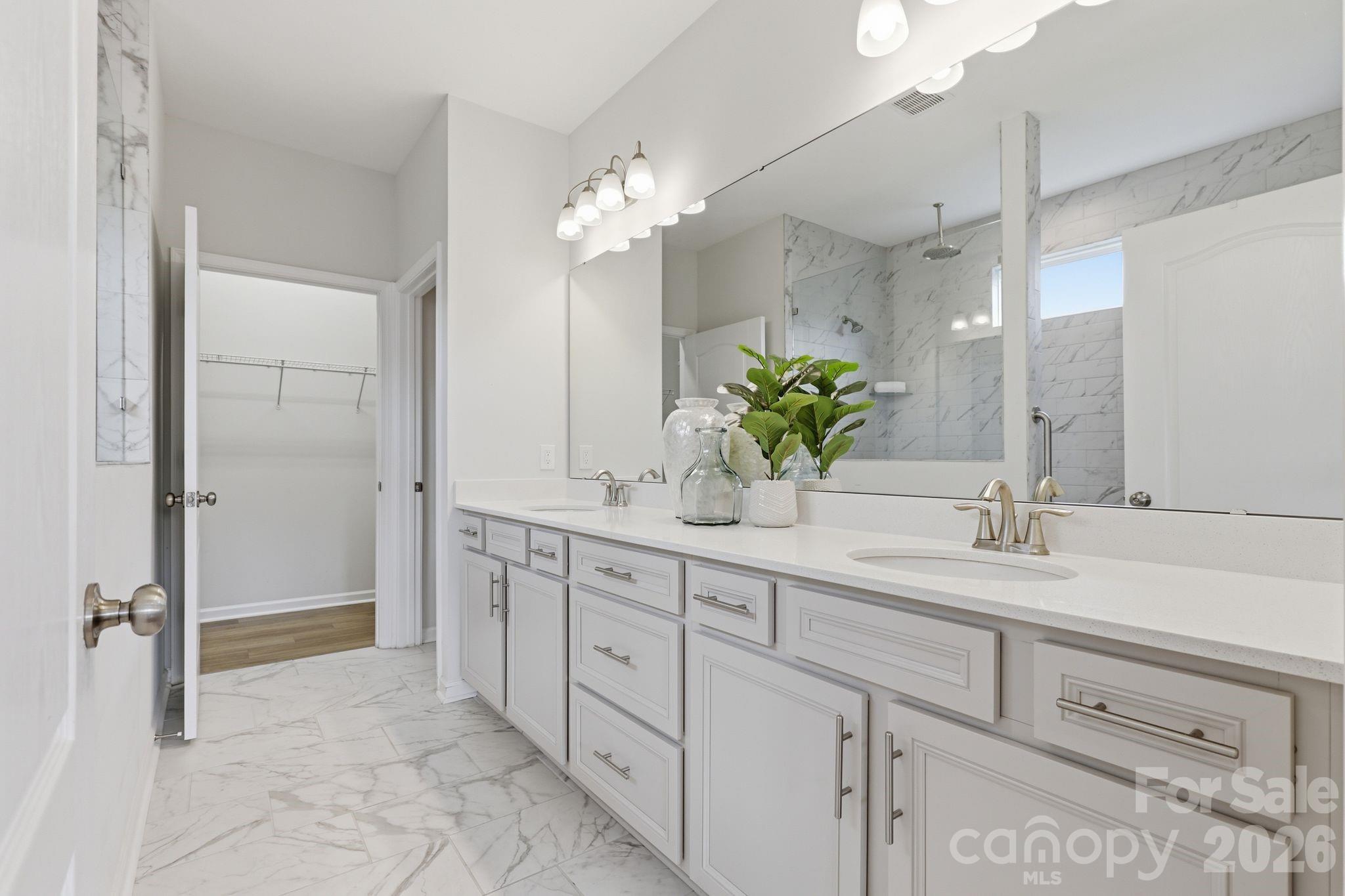 13704 Berkley Avenue Property Photo 15