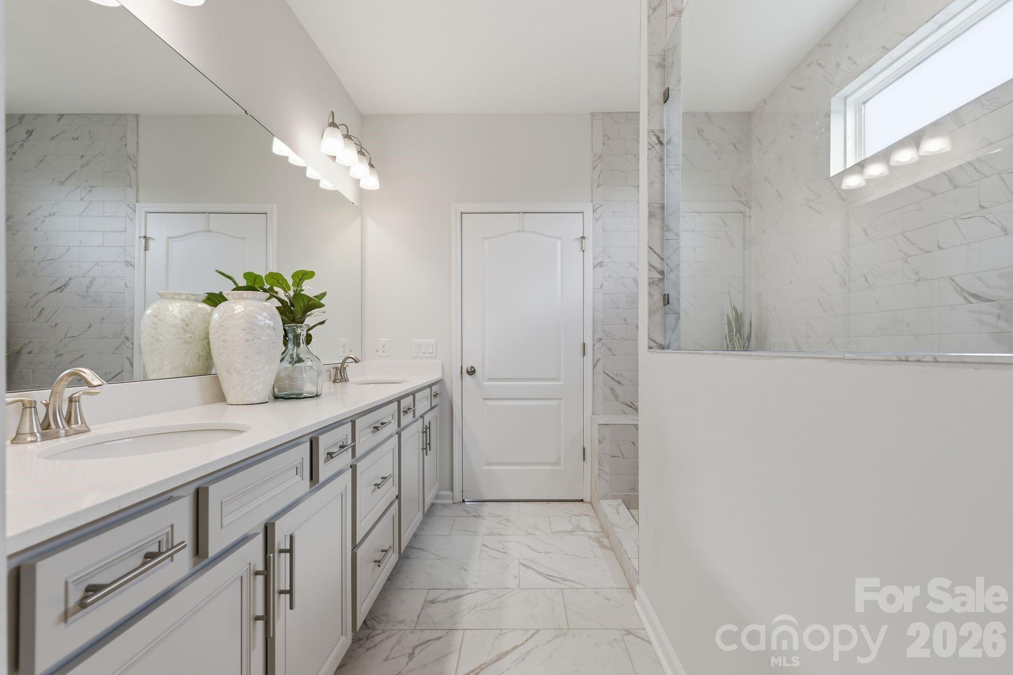 13704 Berkley Avenue Property Photo 17