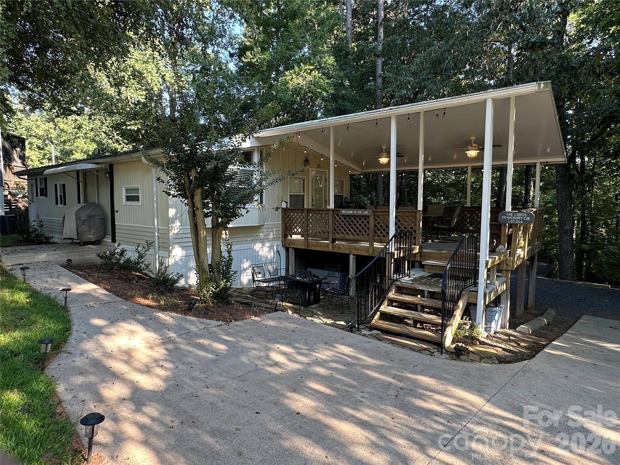 111 Hickory Circle Property Photo 1