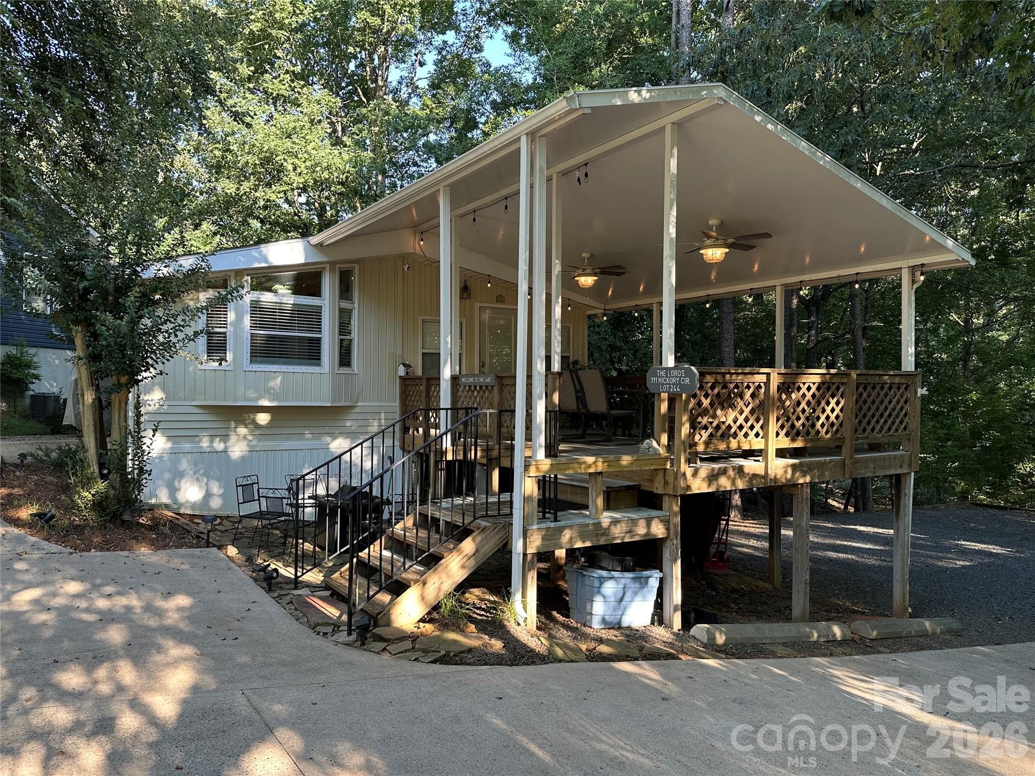 111 Hickory Circle Property Photo 3