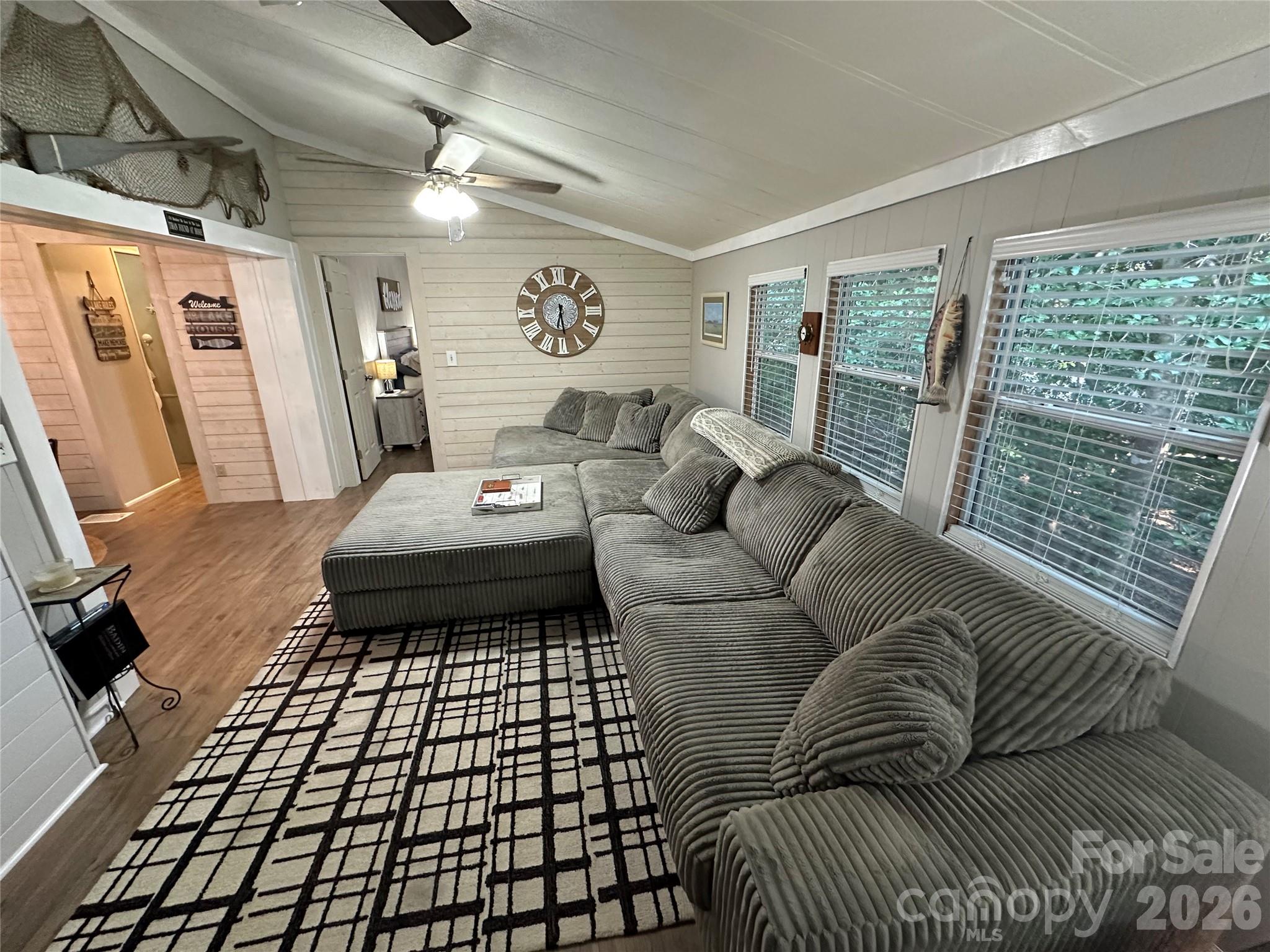 111 Hickory Circle Property Photo 12