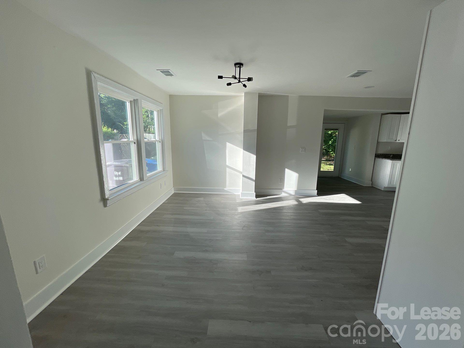 649 Arch Drive Property Photo 6