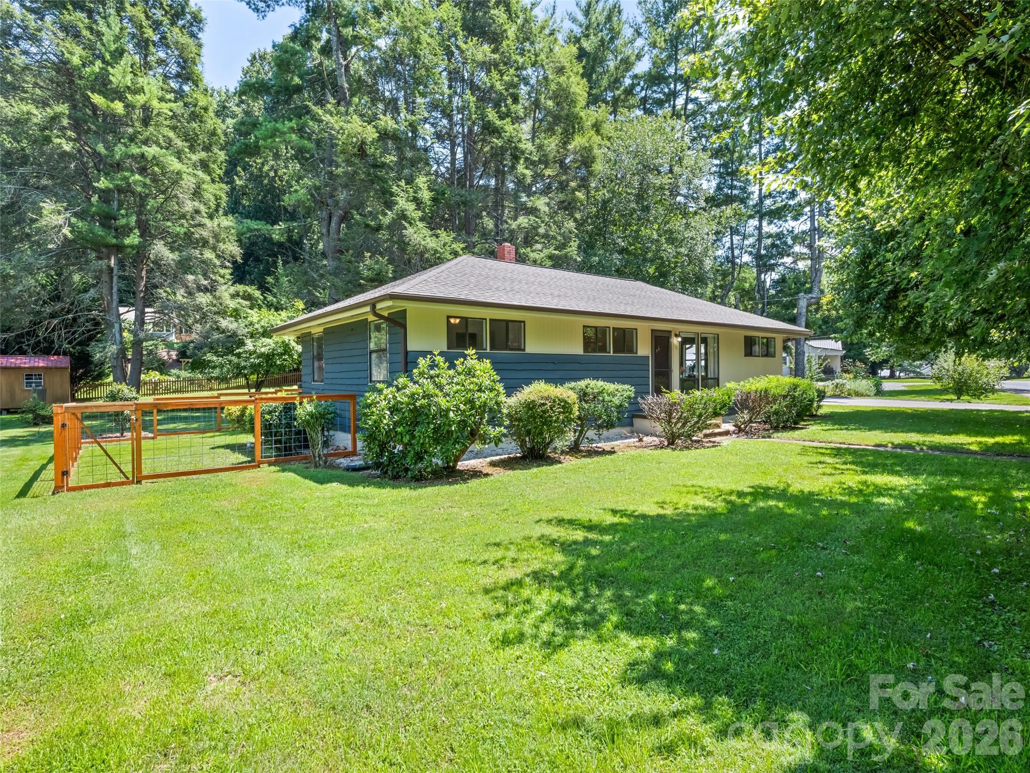 713 Brown Avenue Property Photo 2