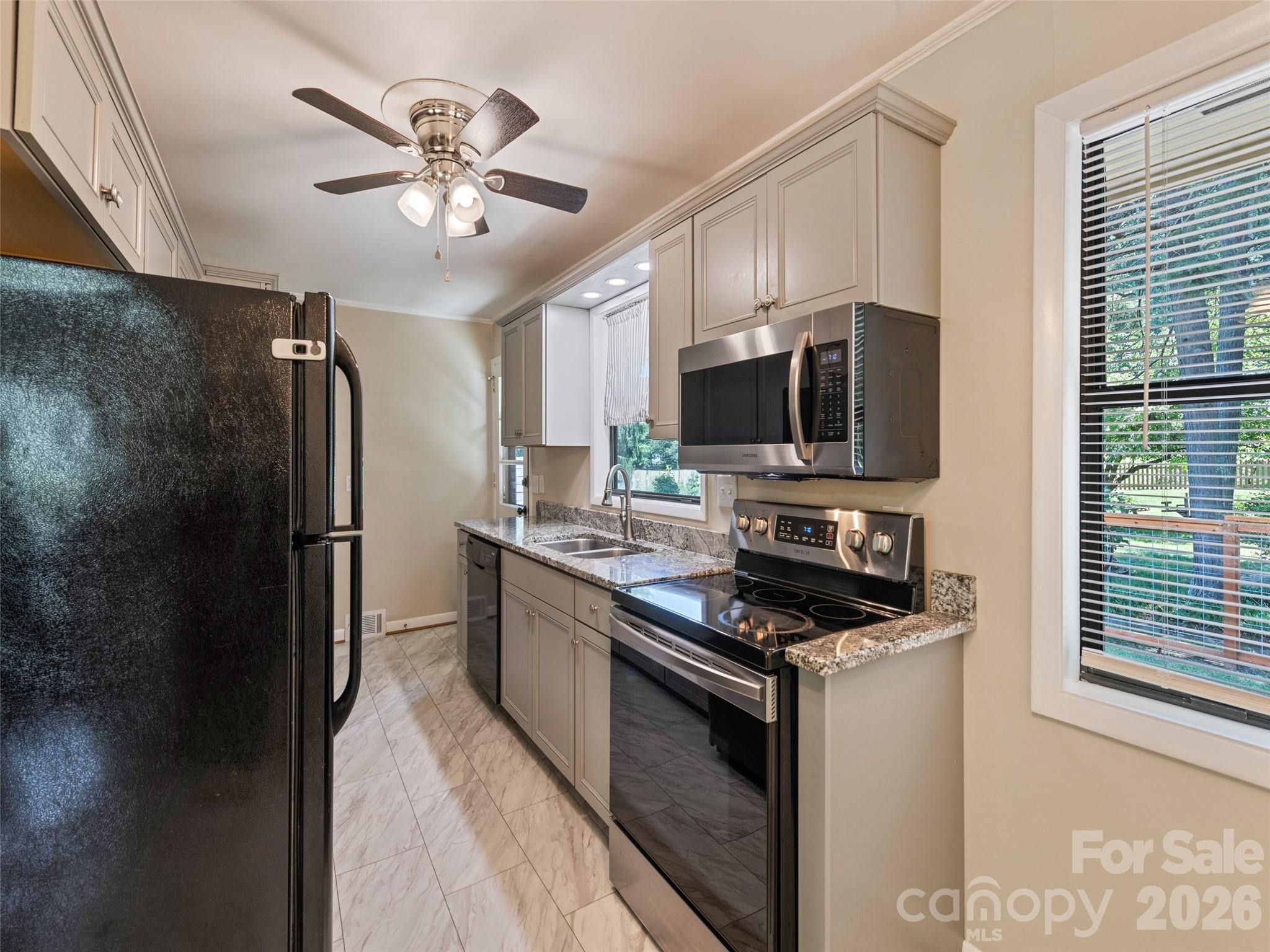 713 Brown Avenue Property Photo 16