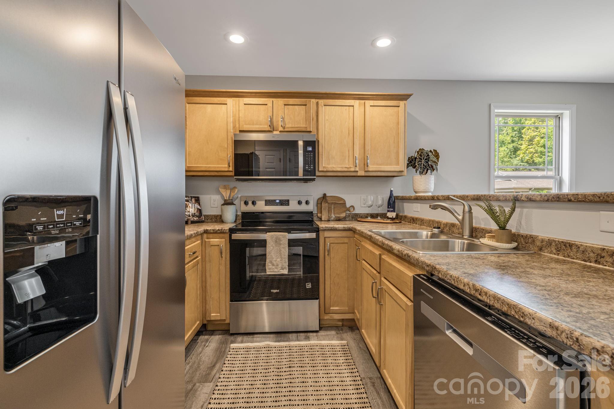 9 Coral Berry Drive Property Photo 3
