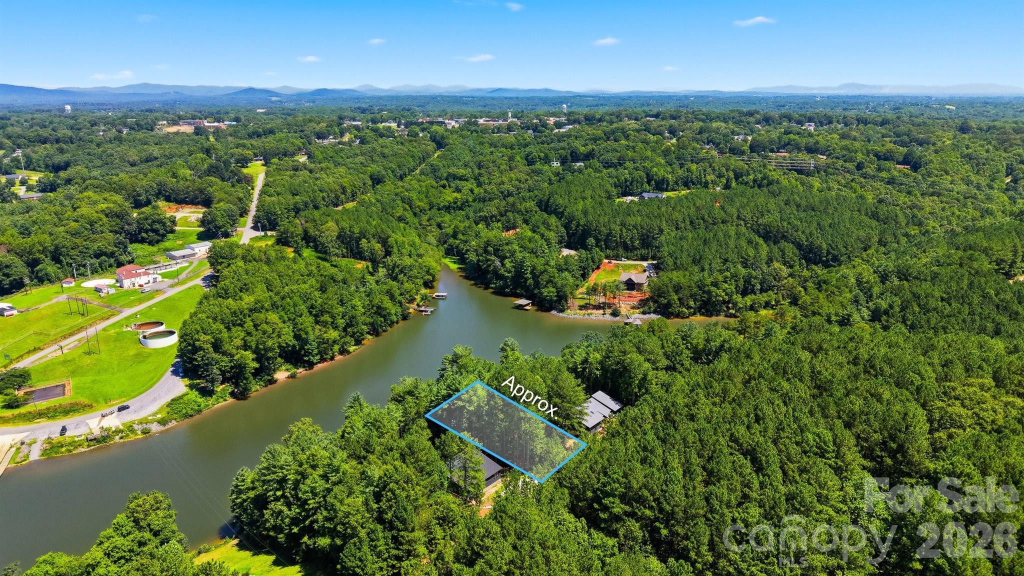 38 Peaceful Cove Court Property Photo 6
