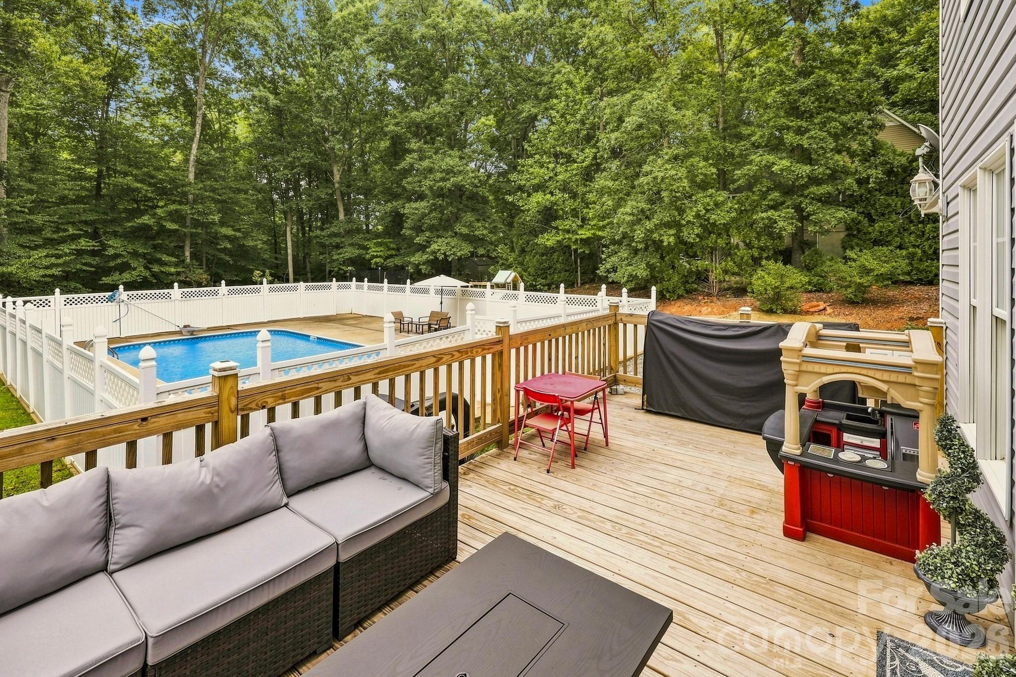 163 Sherry Street Property Photo 26