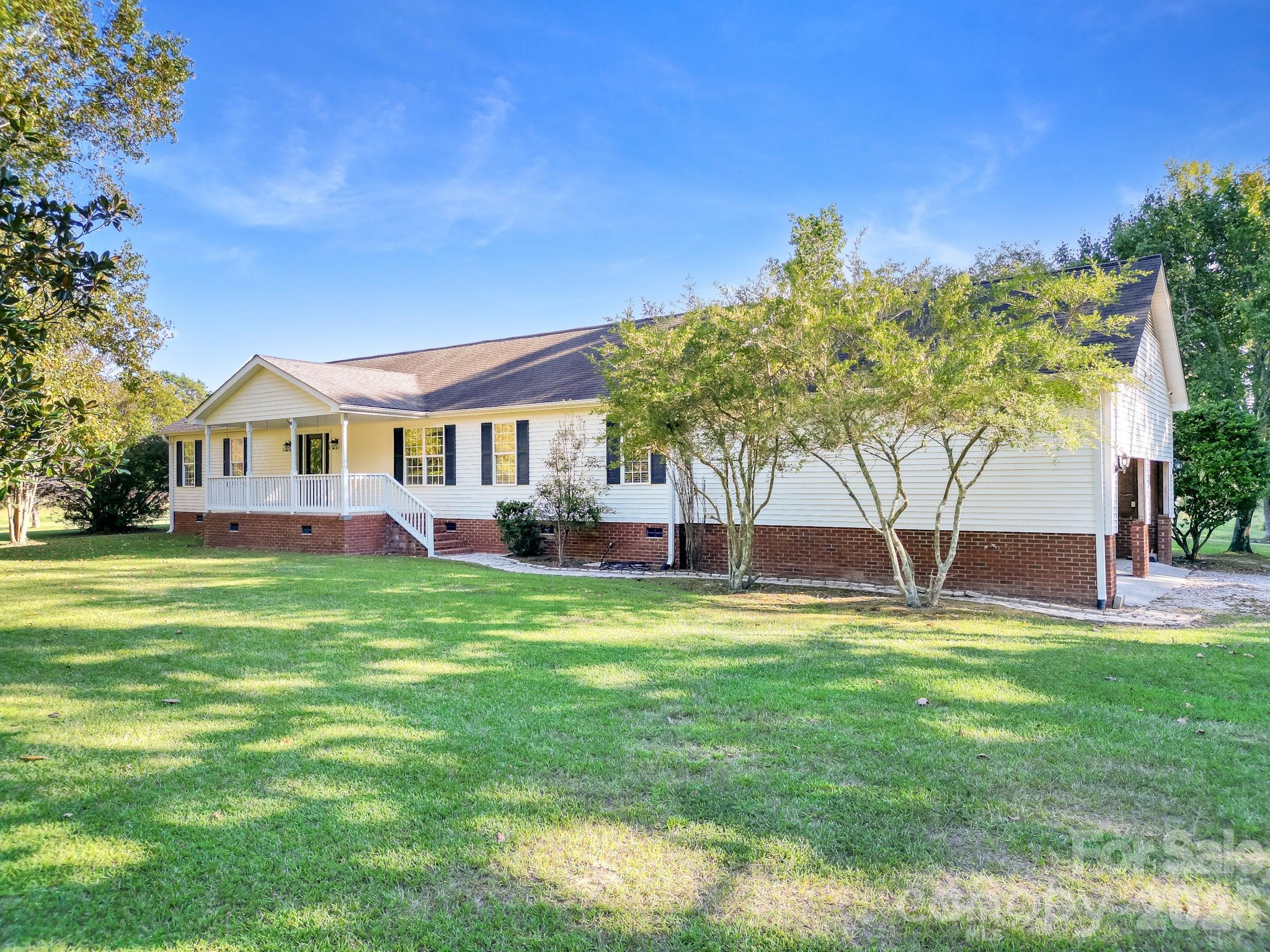 2716 Camp Creek Road Property Photo 1