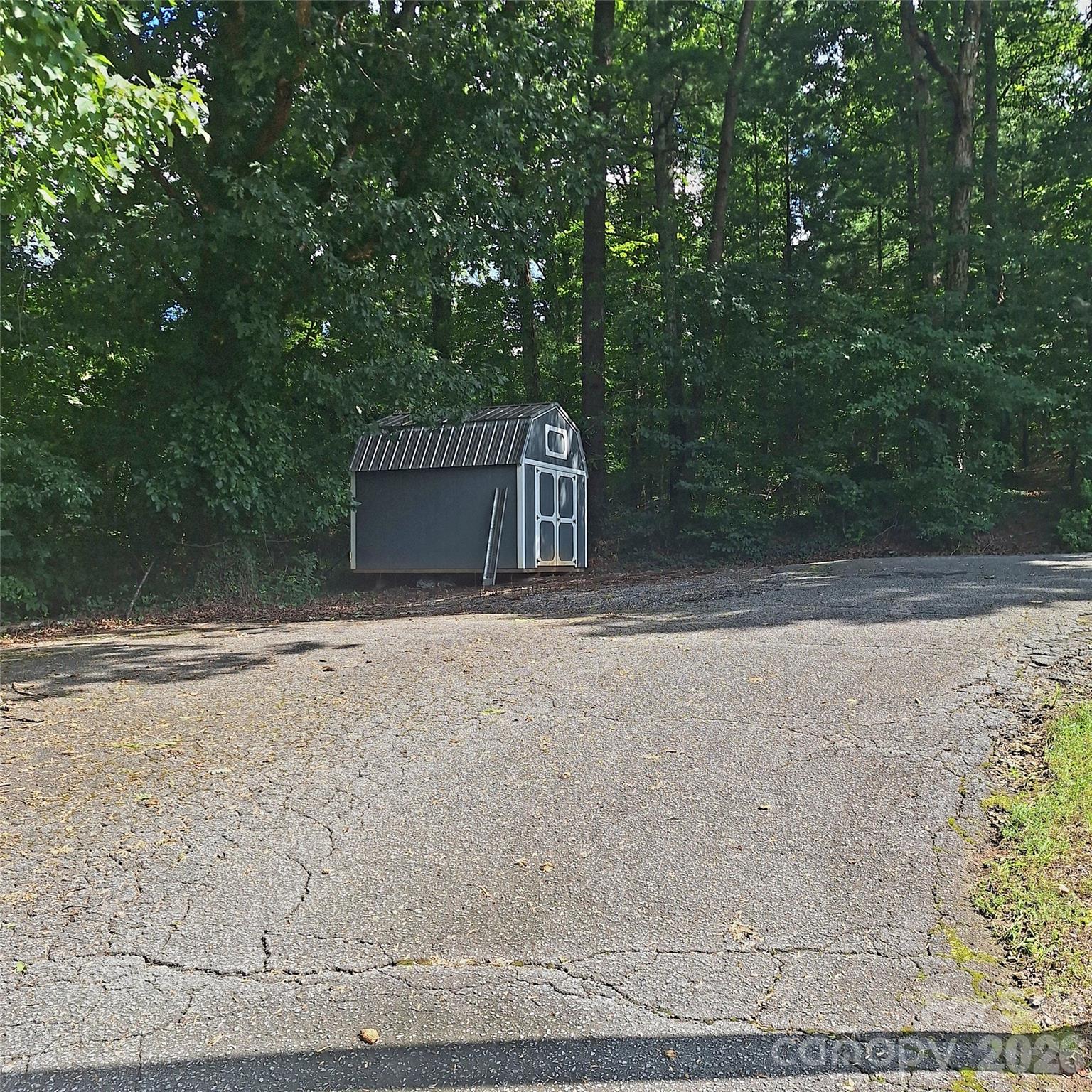 1876 Drexel Road Property Photo 6