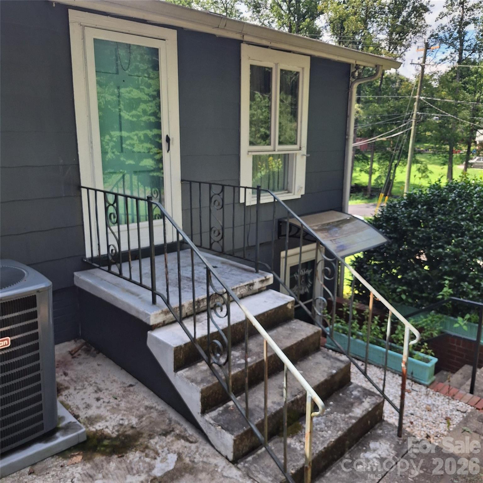 1876 Drexel Road Property Photo 9