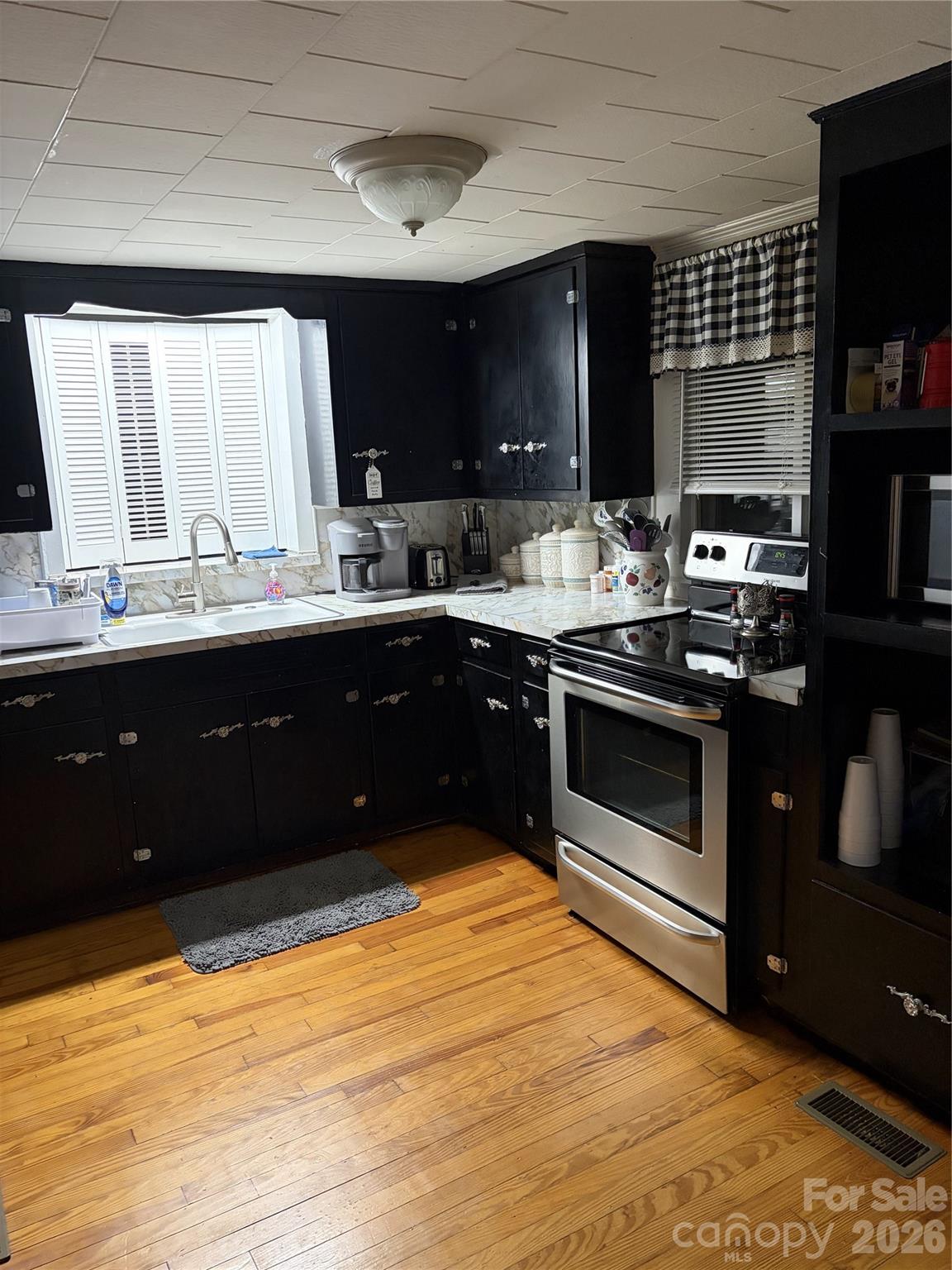 1876 Drexel Road Property Photo 16