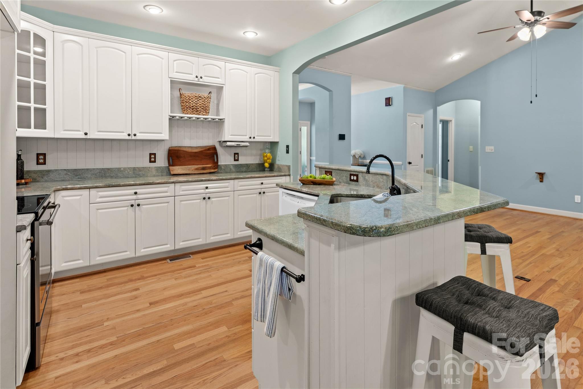 2017 Cameron Heights Circle Property Photo 9