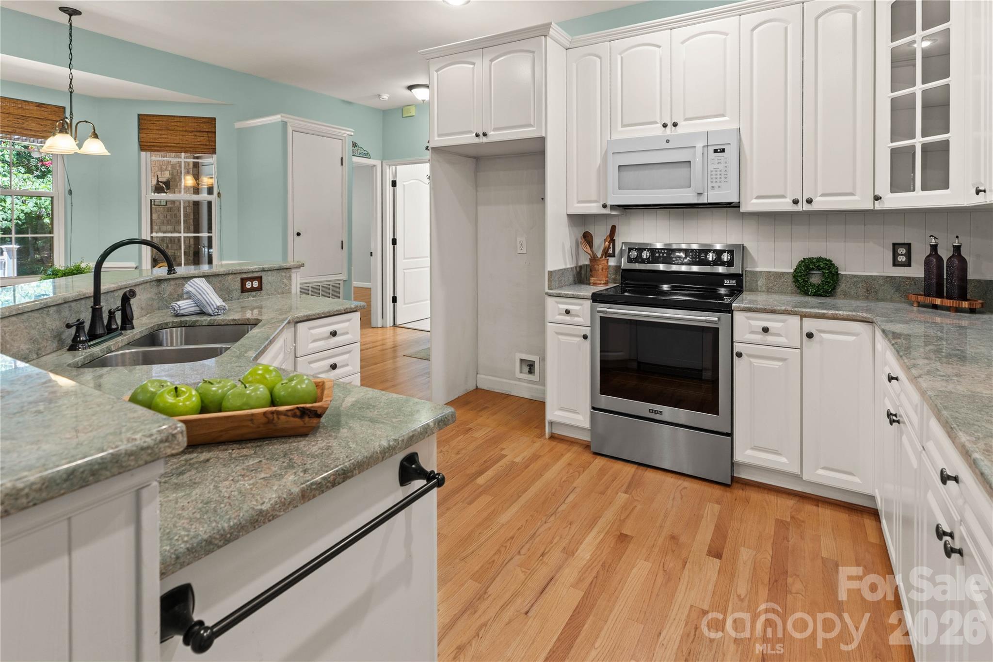 2017 Cameron Heights Circle Property Photo 10