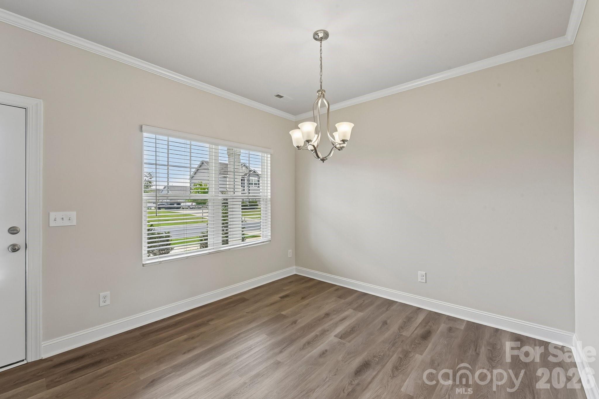 2127 Vecchio Drive Property Photo 6